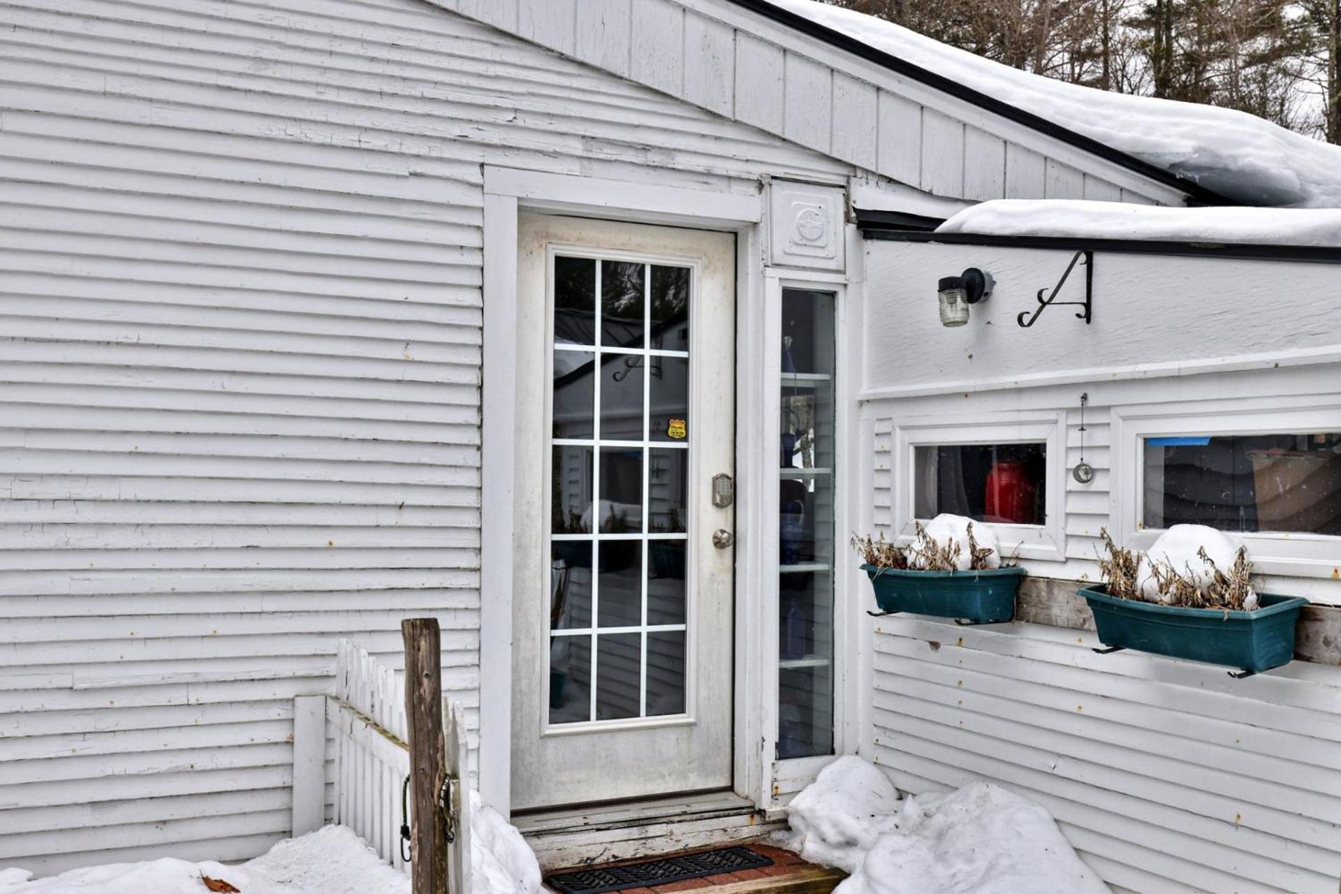 Chittenden Farmhouse - Historic 4BR, 2BA, 20 Min to Skiing, 7 Min to Mountaintop Resort