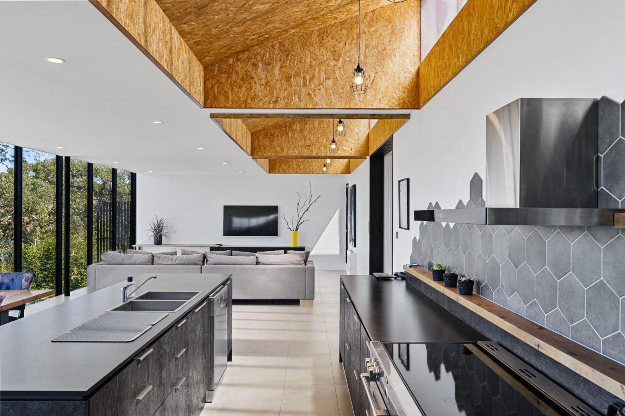 Stylish Home with Outdoor Area & Spectacular Views