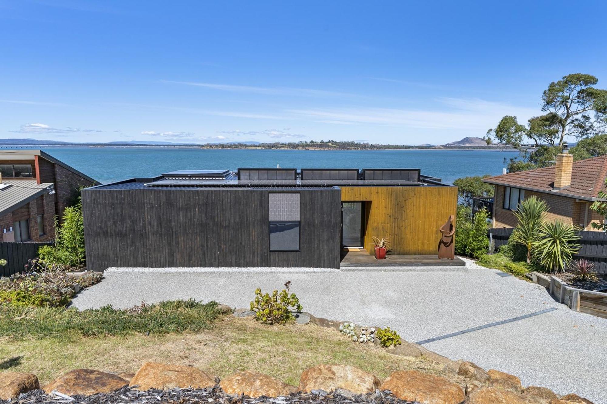 Stylish Home with Outdoor Area & Spectacular Views
