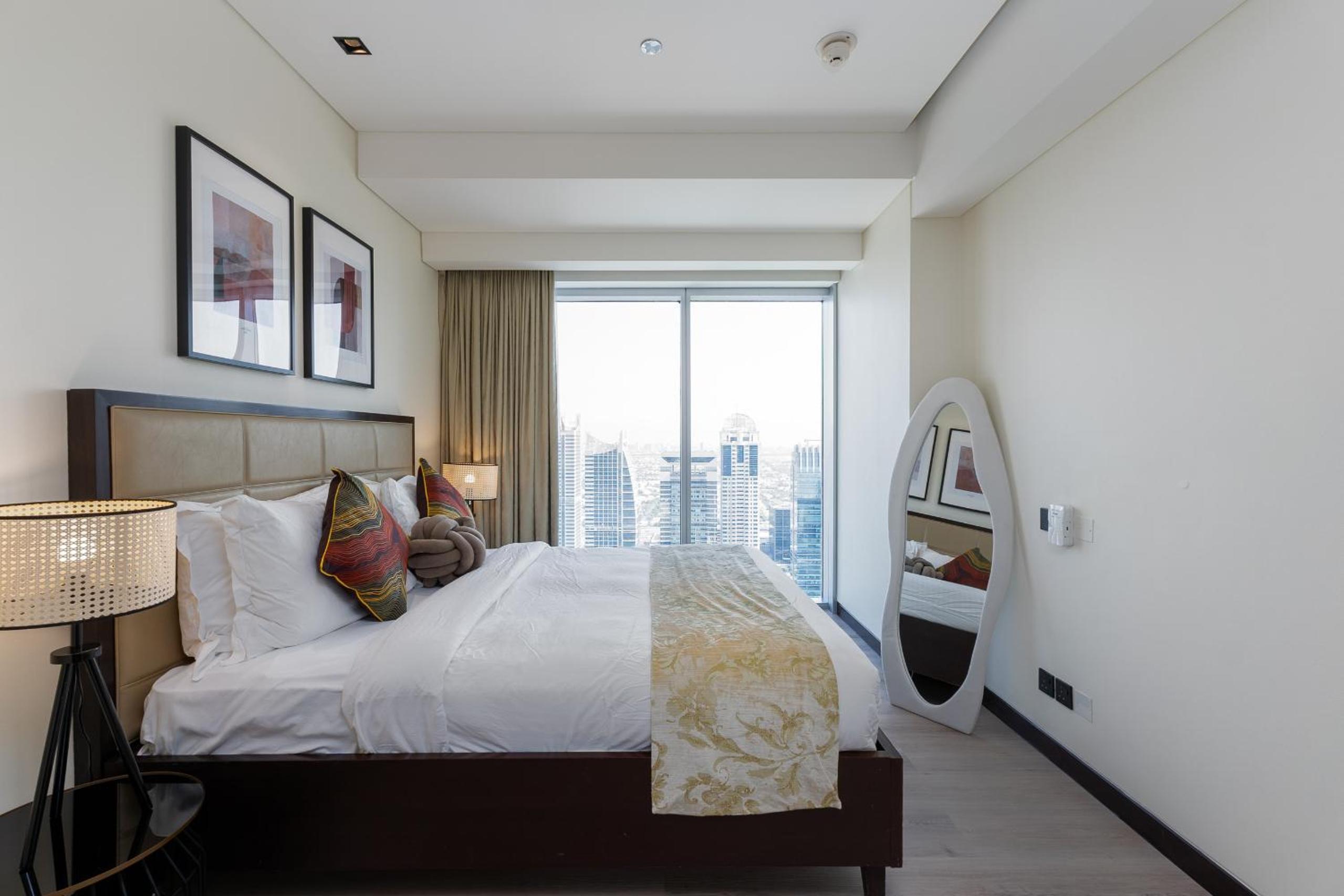 Address Dubai Marina, Dubai Marina - Mint Stay