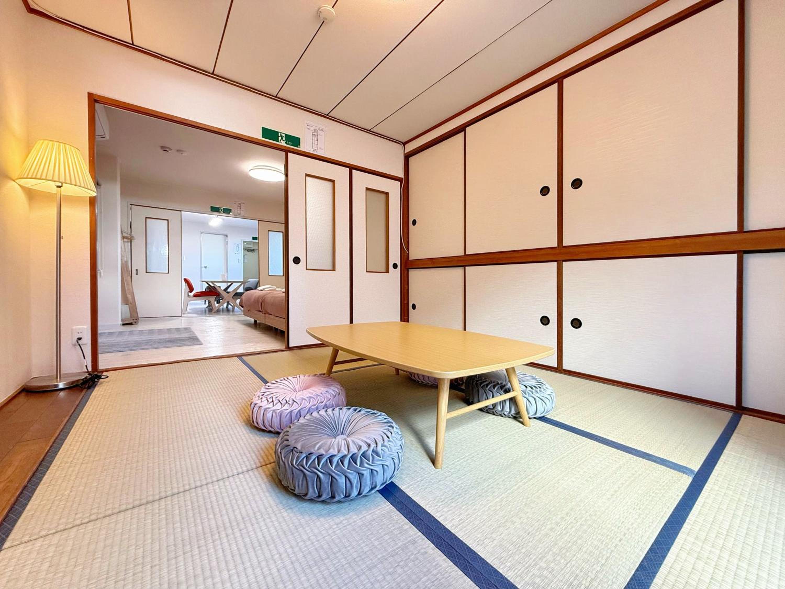 駅徒歩1分2DKで広々快適5階エレベーターなし 天王寺4分心斎橋13分HANAInn