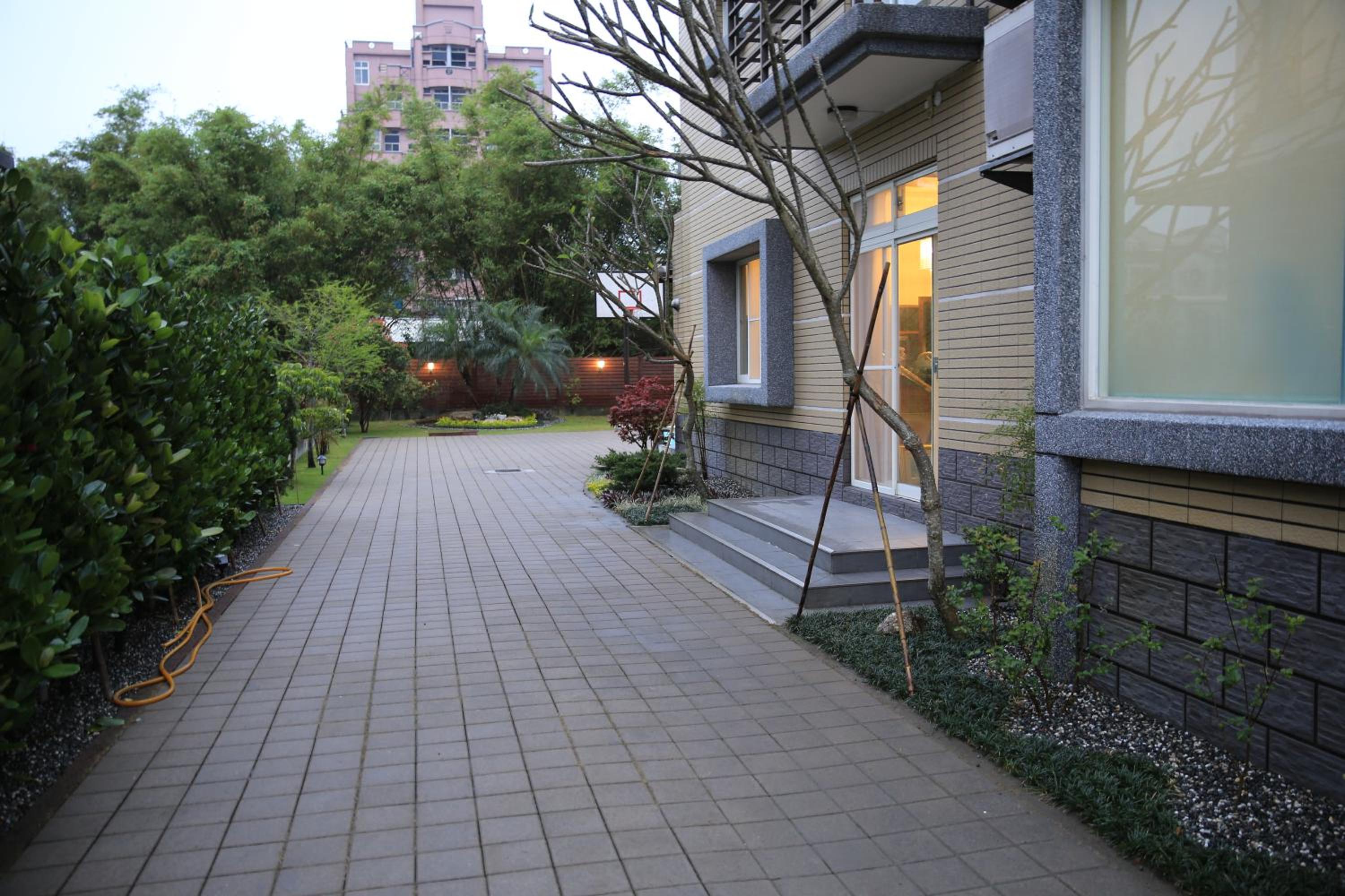 Photo 33