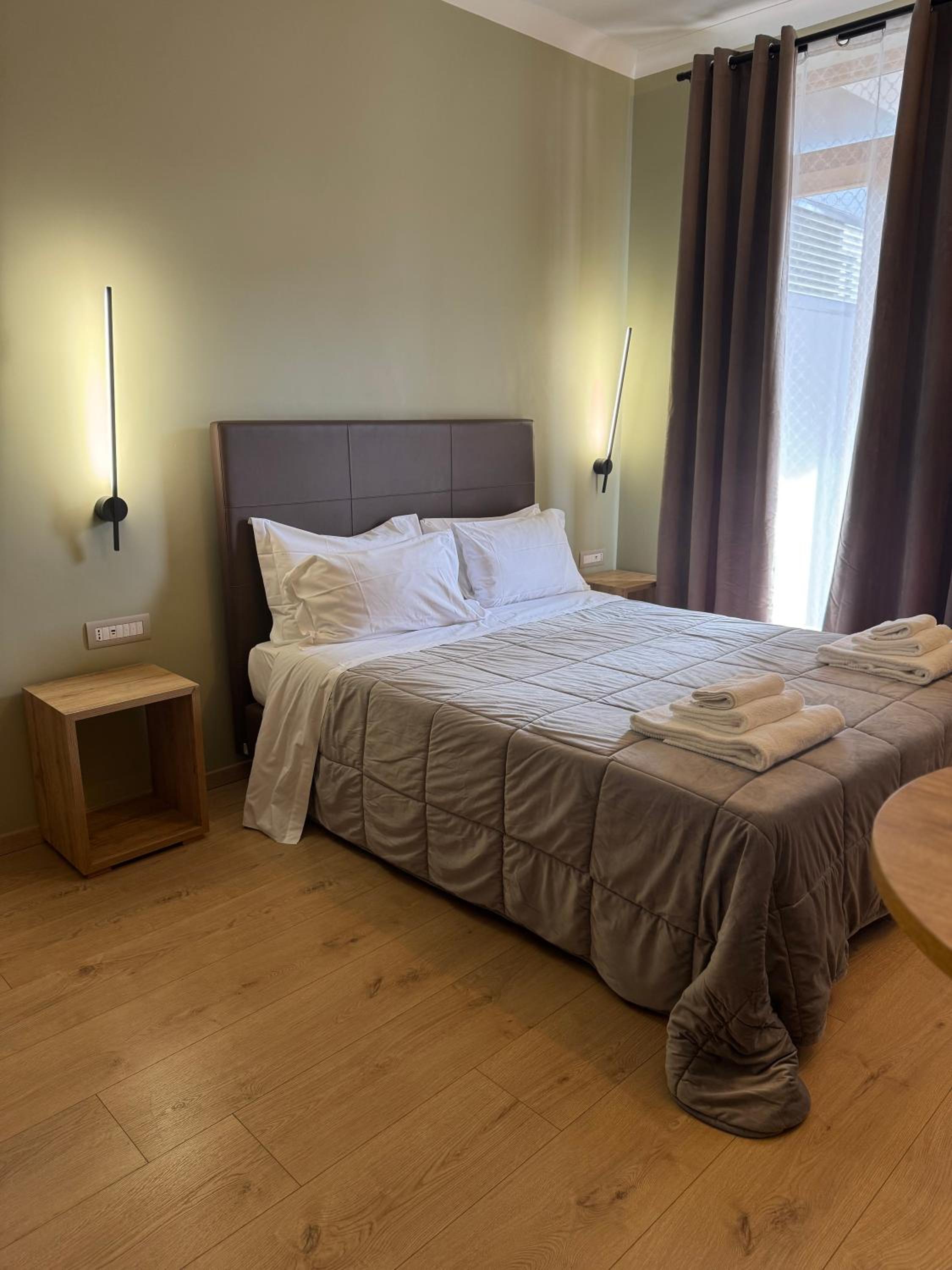 Manhattan Room & Suite