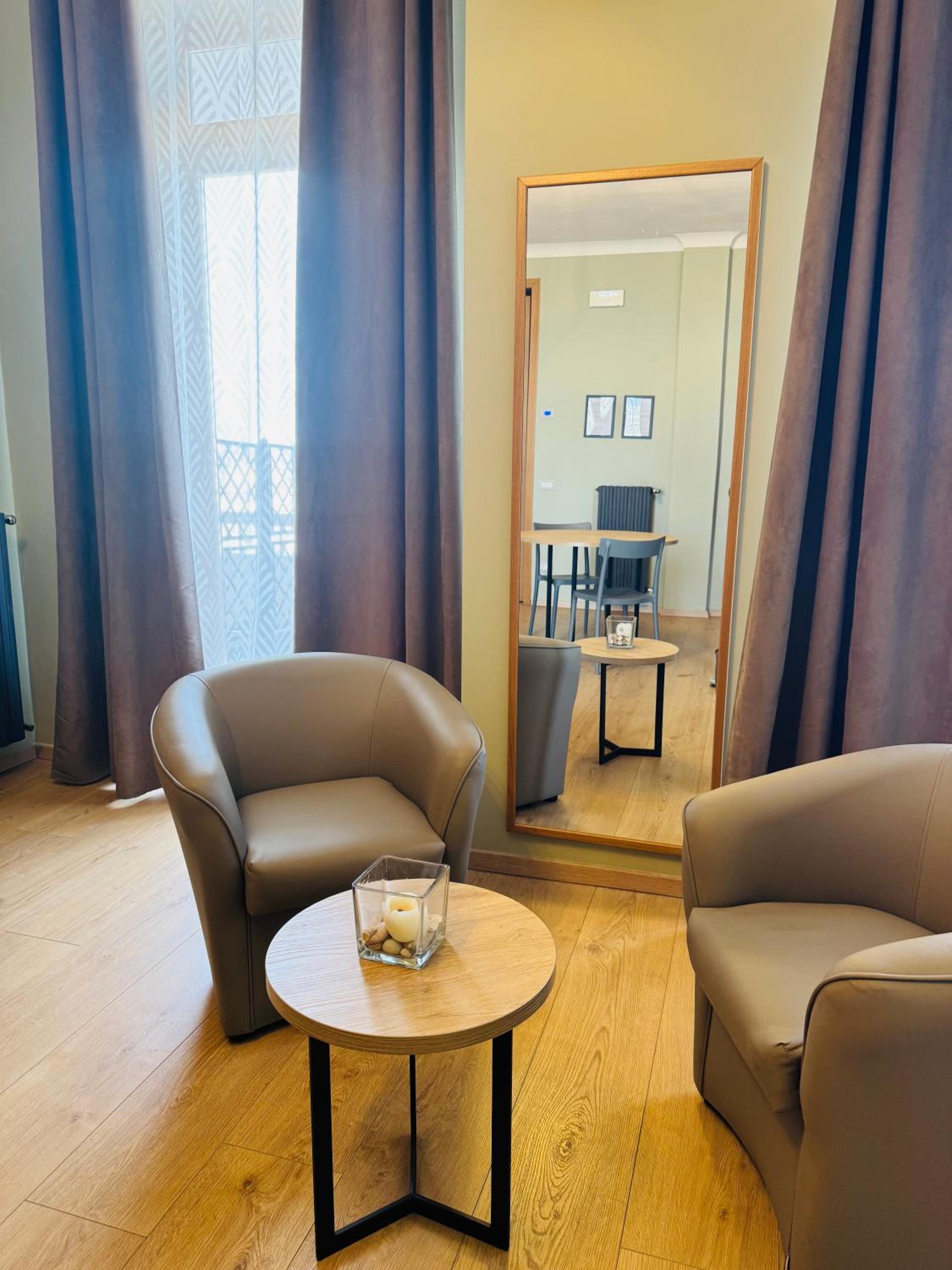 Manhattan Room & Suite
