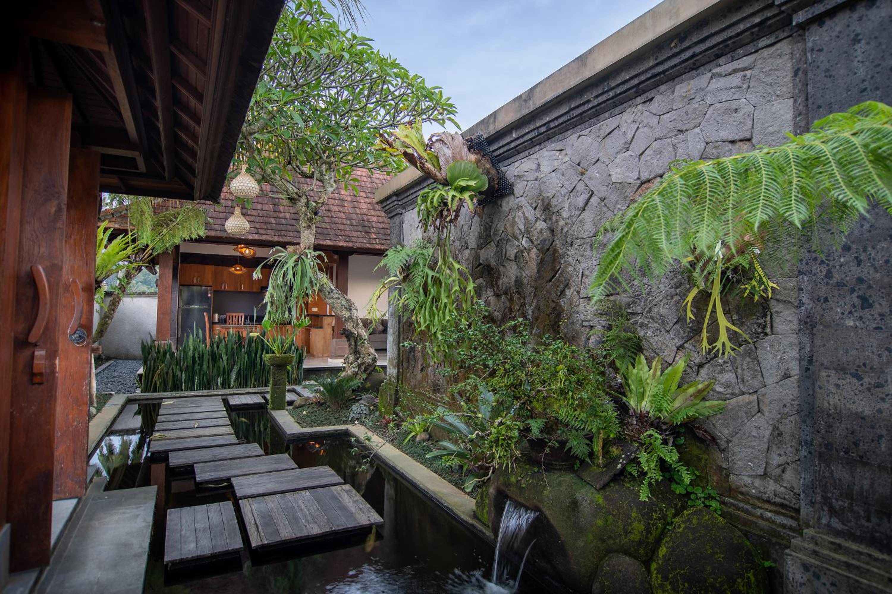 Uma Langkih Villa