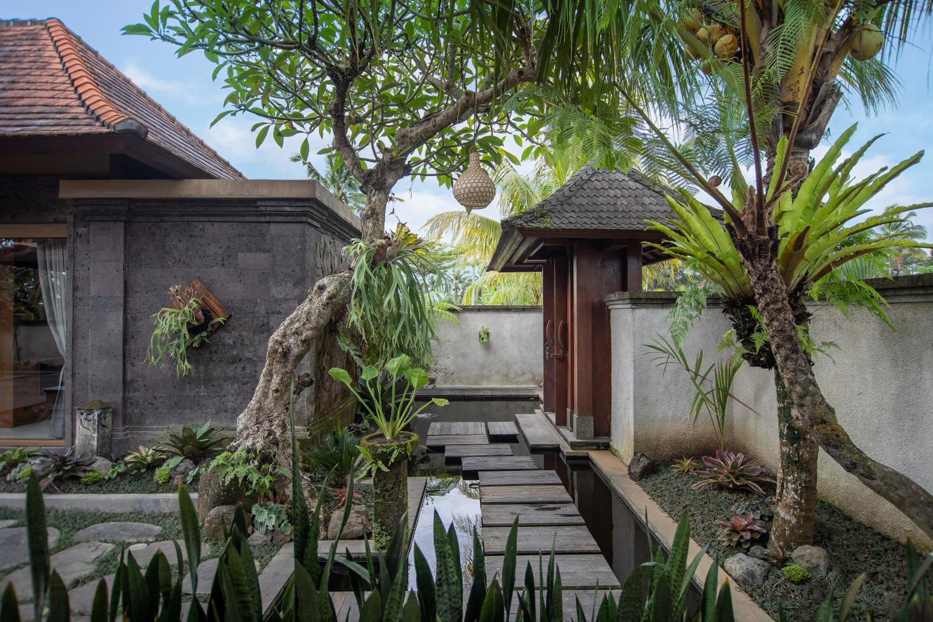 Uma Langkih Villa