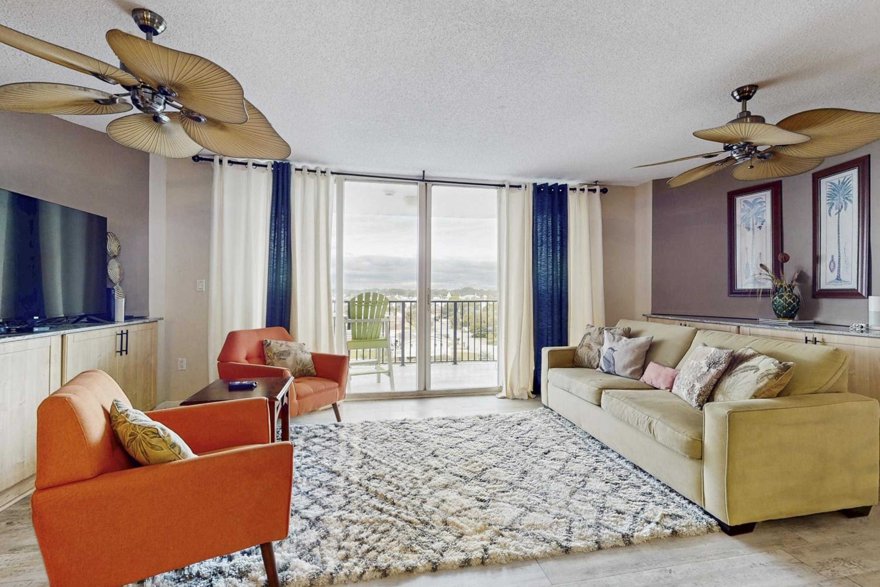 Beachfront Florida Penthouse with Pool Access!