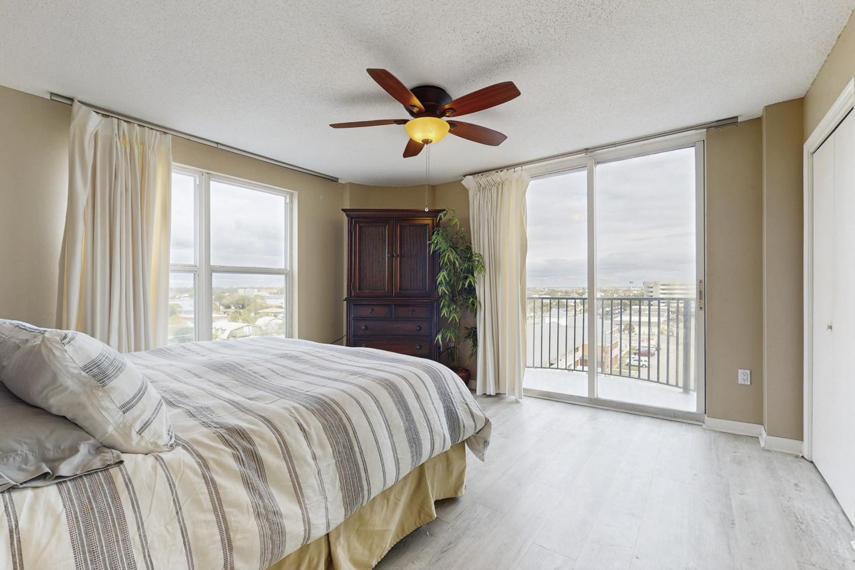 Beachfront Florida Penthouse with Pool Access!