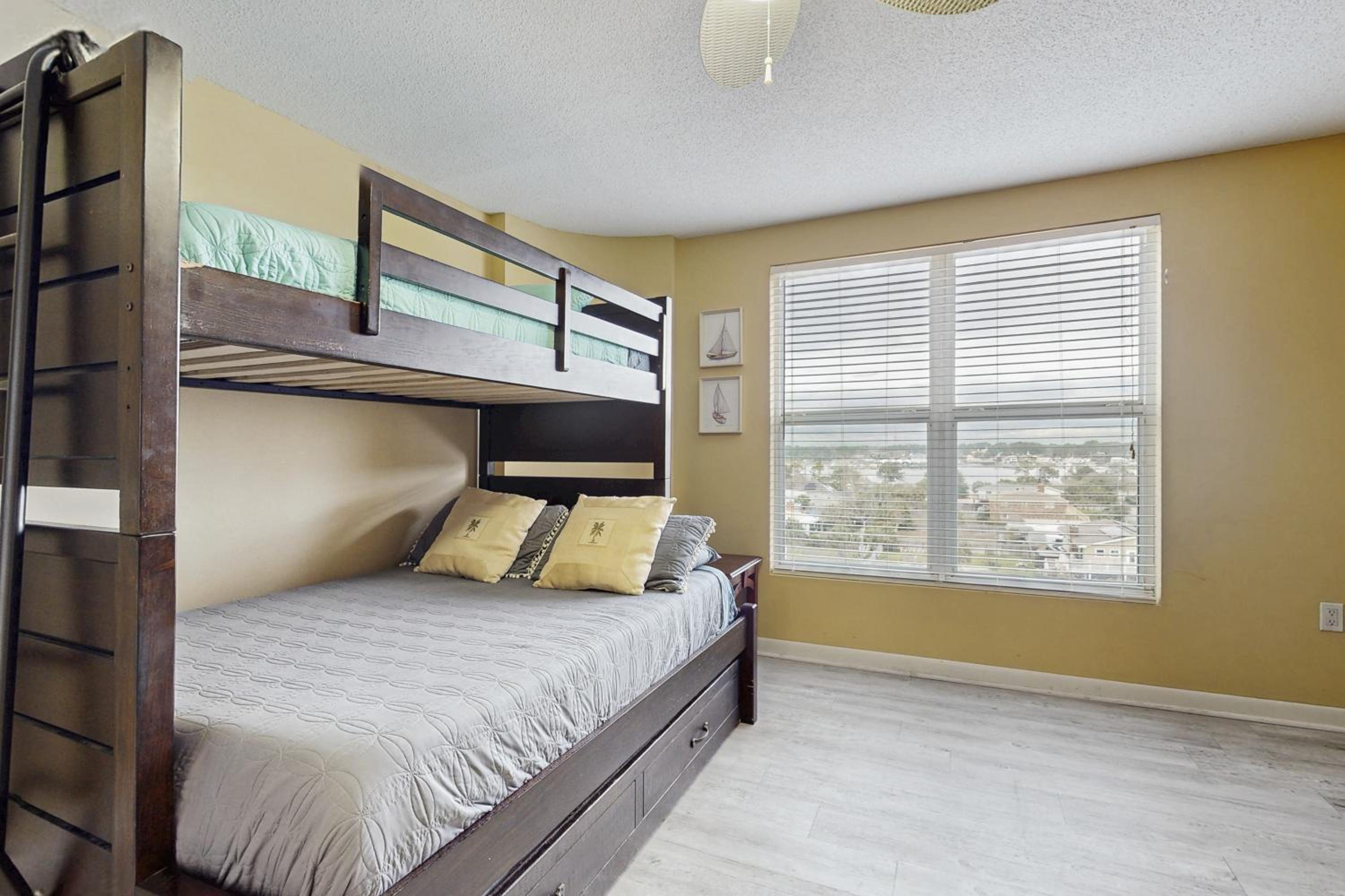 Beachfront Florida Penthouse with Pool Access!