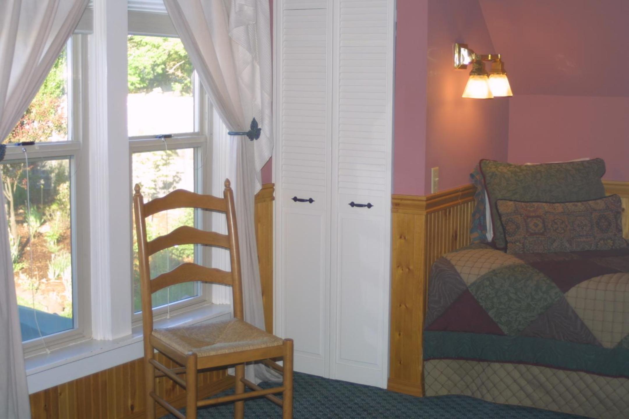 Ashland Vacations - Arden Forest Inn - Property Image 8