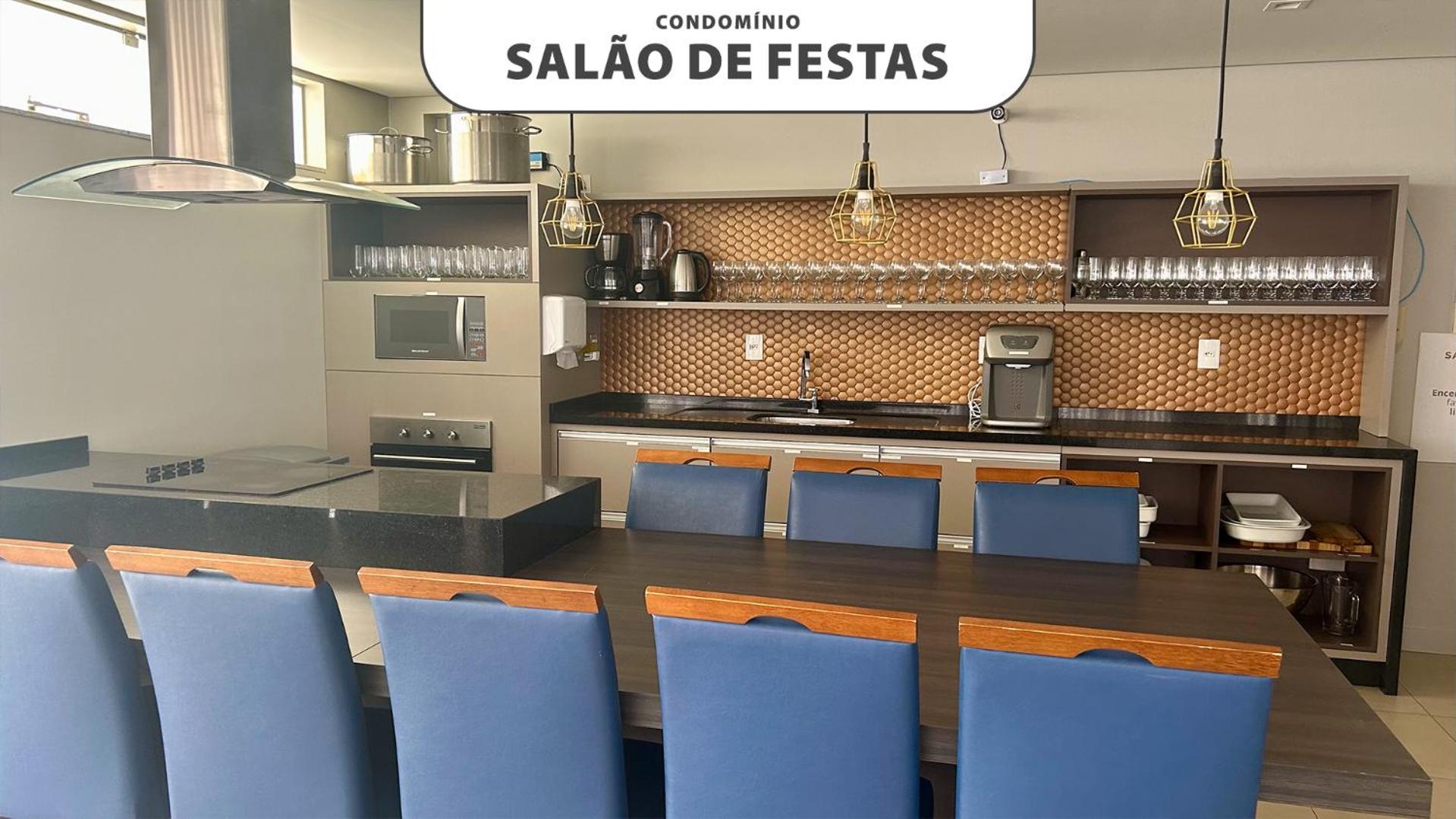 Condomínio próximo a ponte Hercílio Luz