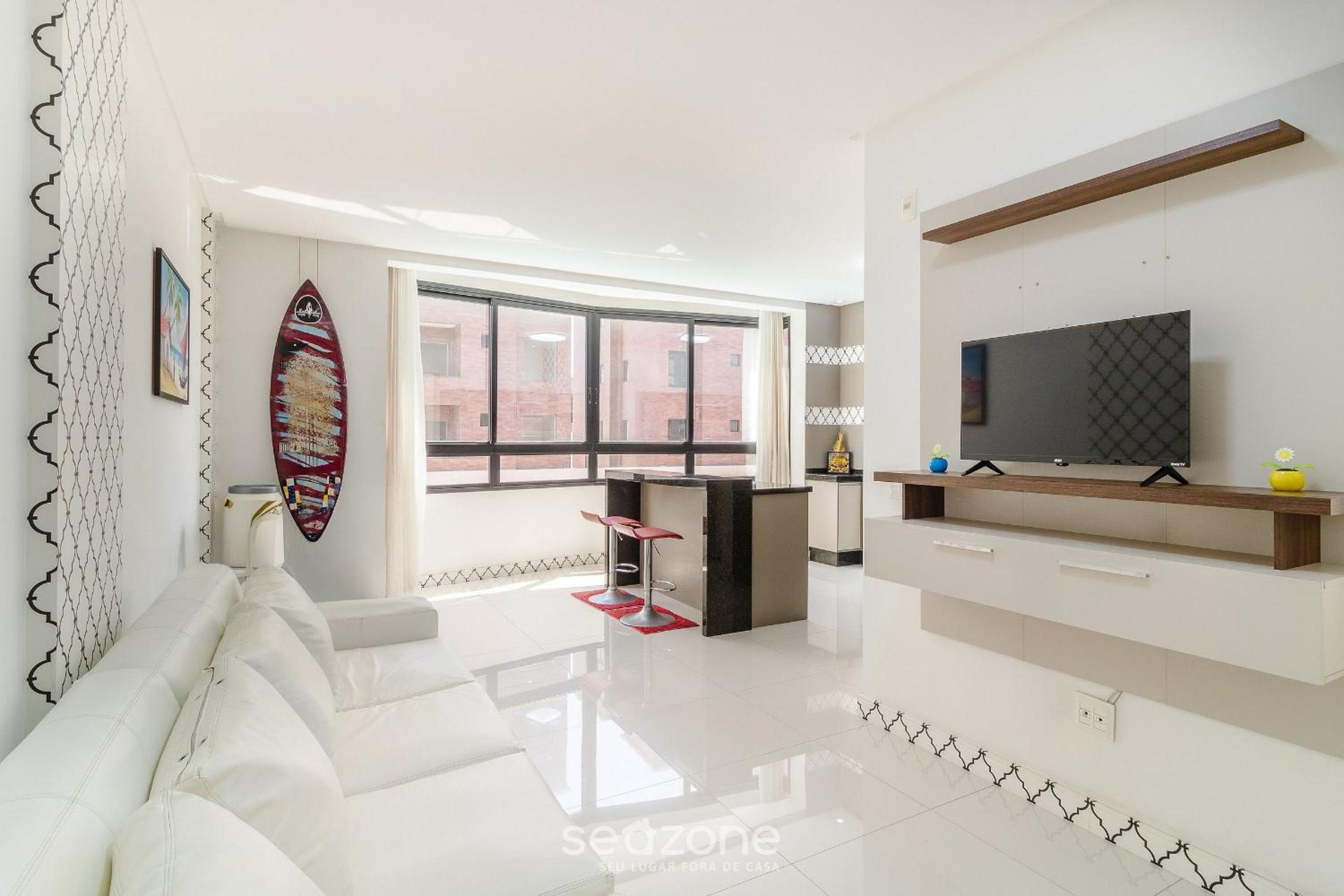 1BR Apt w/ pool 650m from beach PDN0113