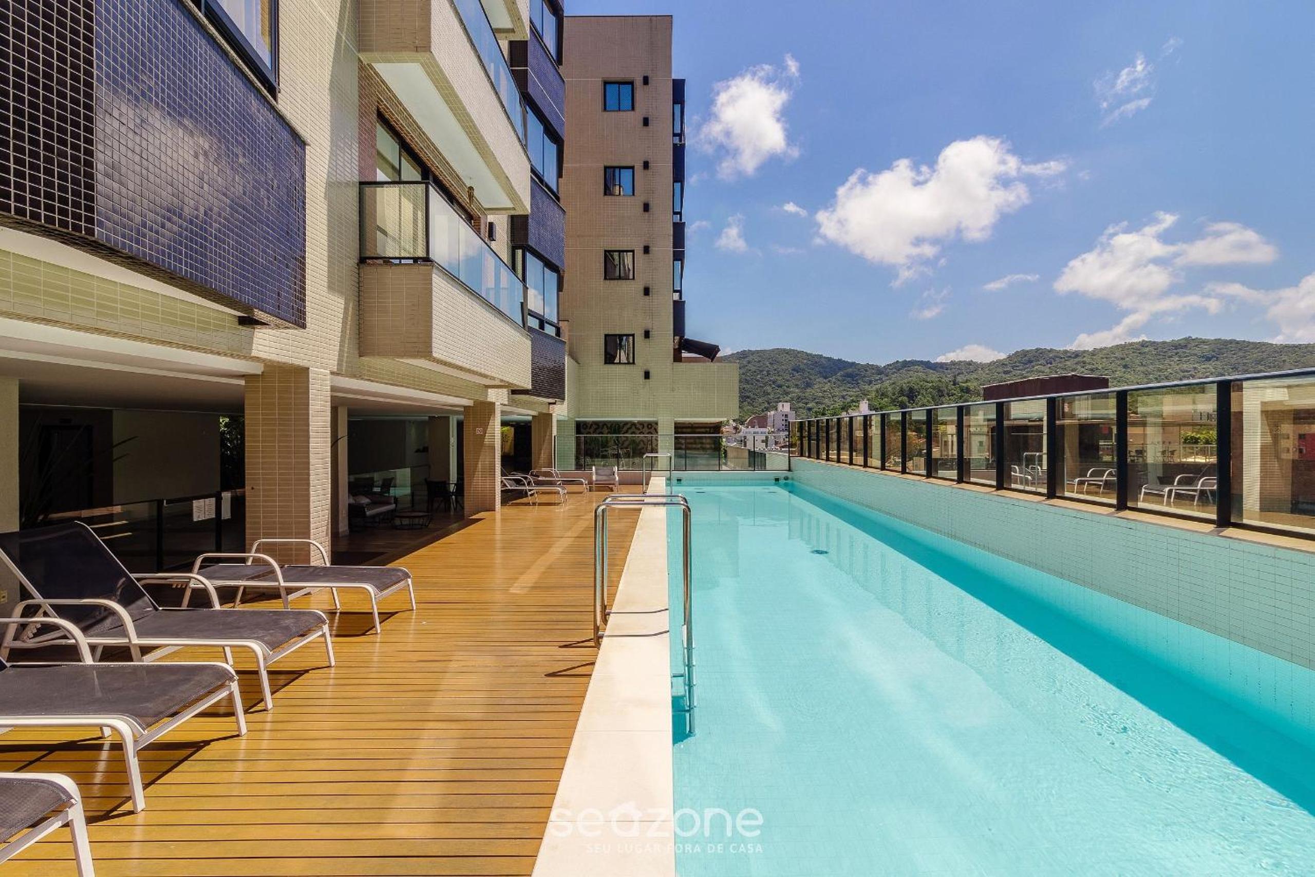 1BR Apt w/ pool 650m from beach PDN0113