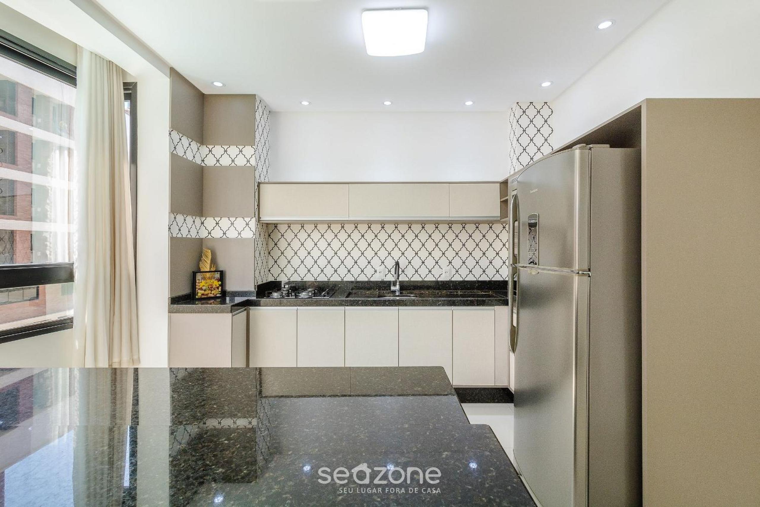 1BR Apt w/ pool 650m from beach PDN0113