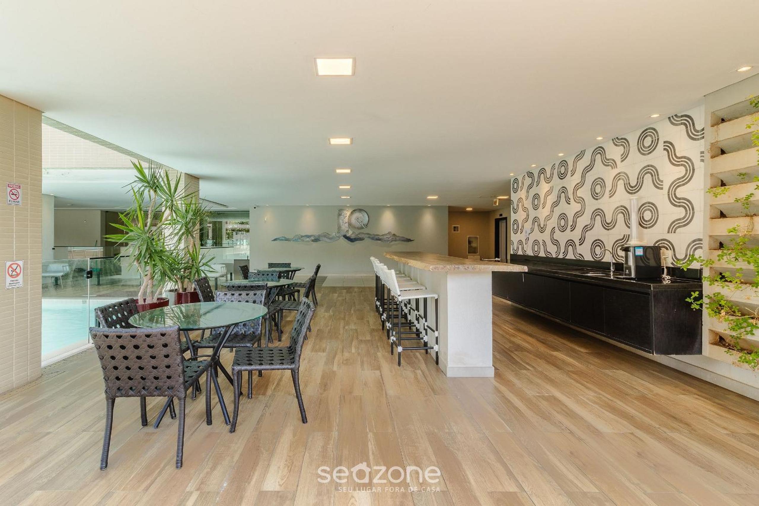 1BR Apt w/ pool 650m from beach PDN0113