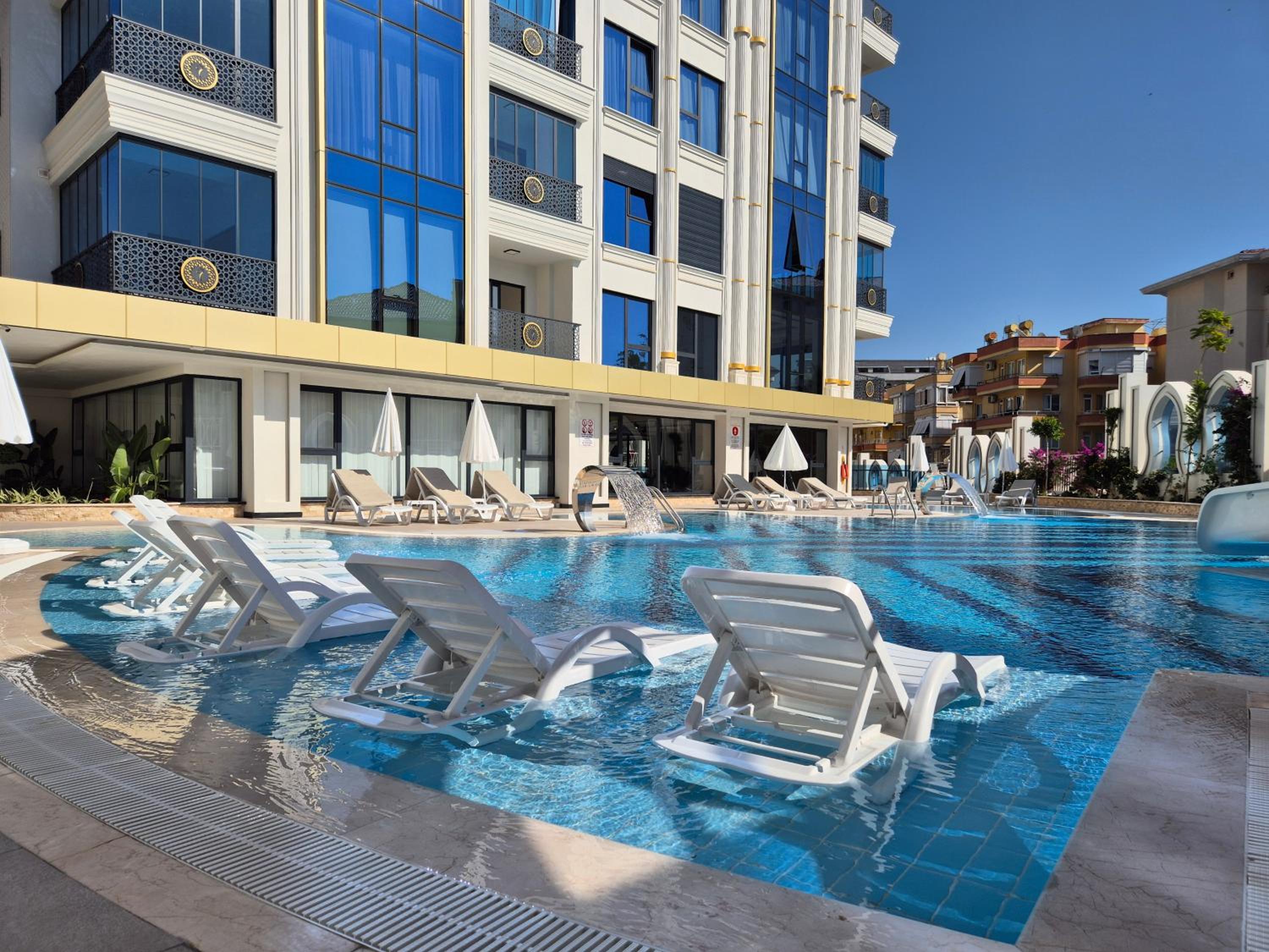 Luxury apartment with panoramic sea view emerald