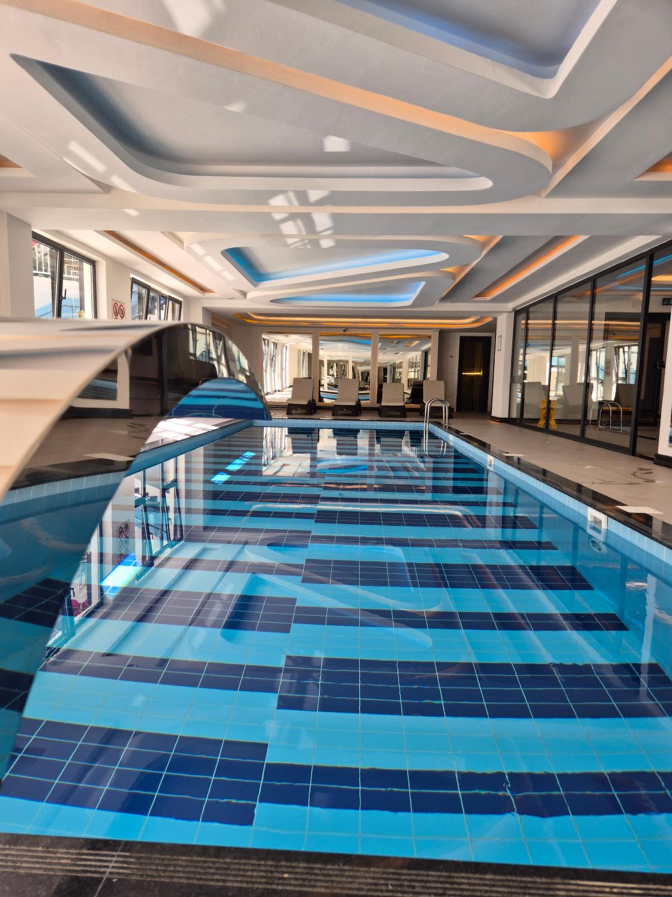 Luxury apartment with panoramic sea view emerald