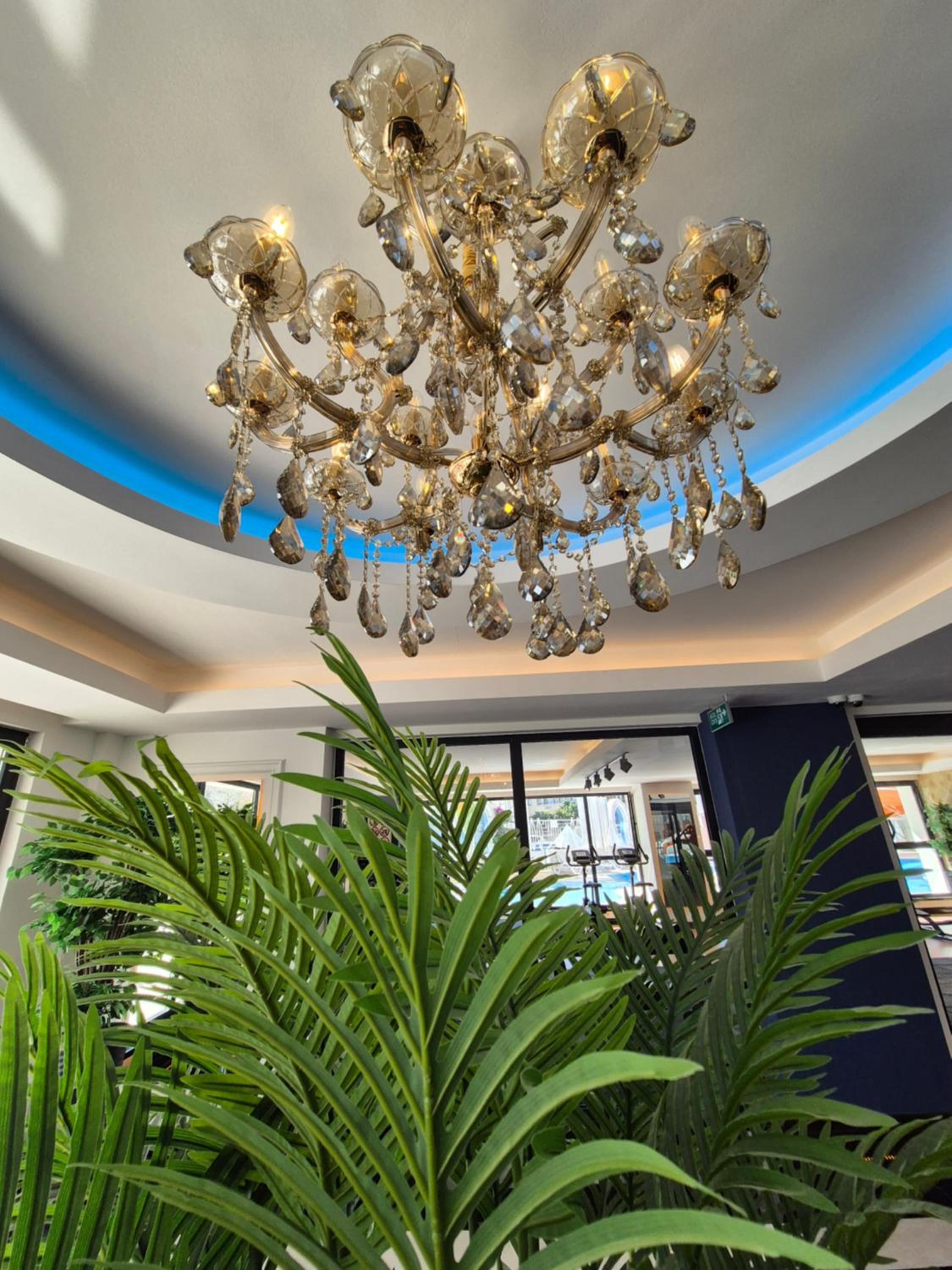 Luxury apartment with panoramic sea view emerald