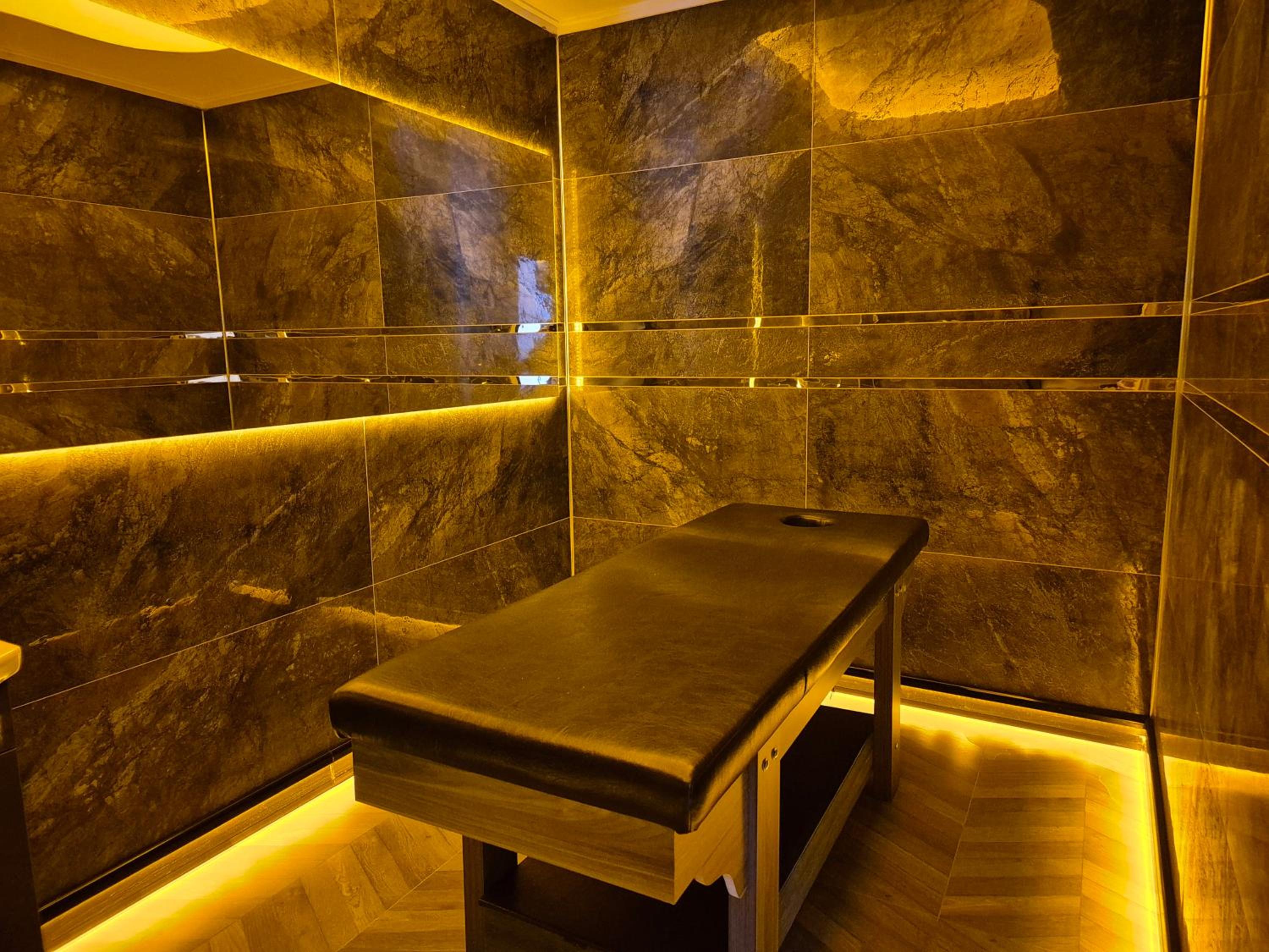 Luxury apartment with panoramic sea view emerald