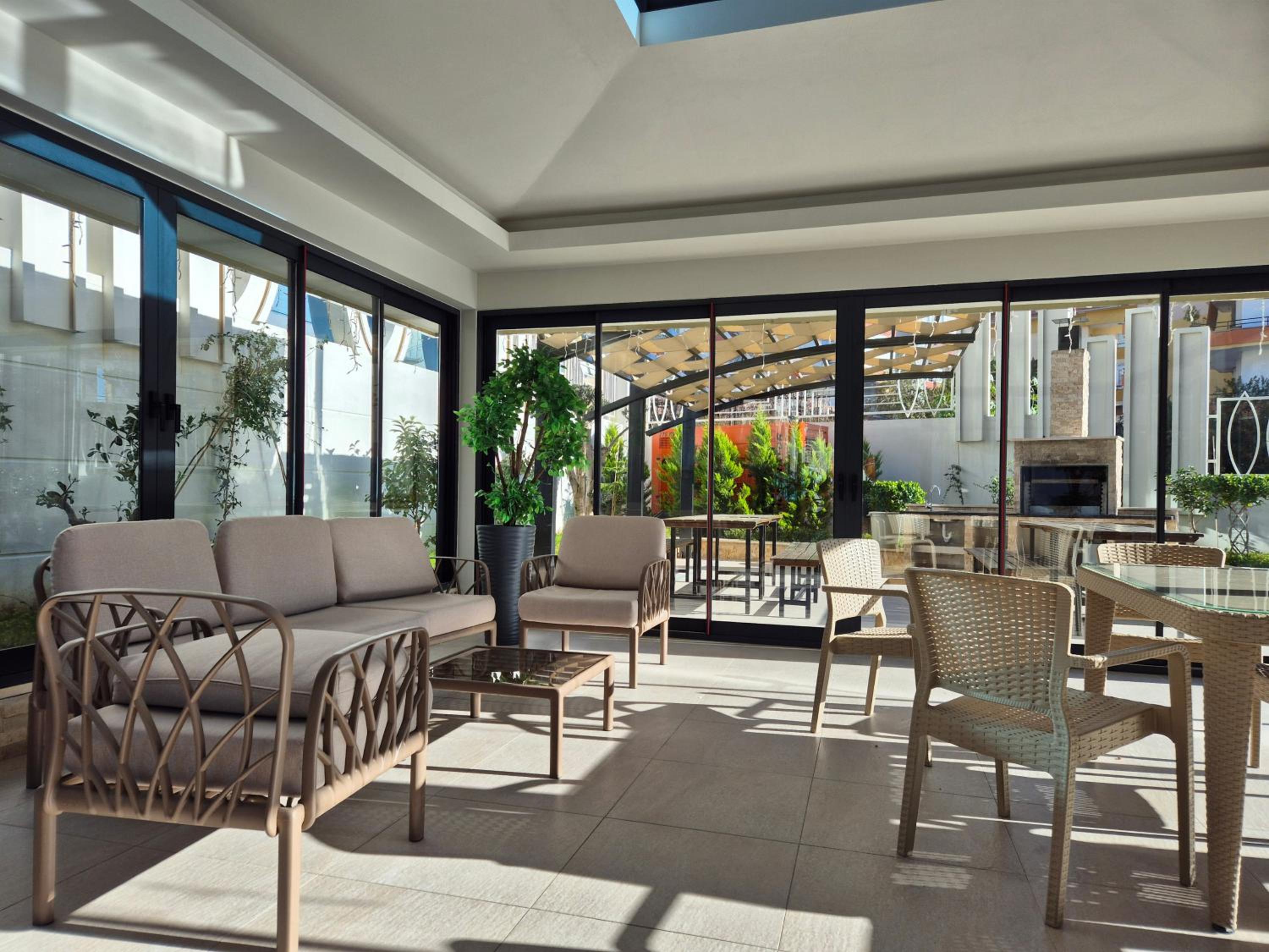 Luxury apartment with panoramic sea view emerald