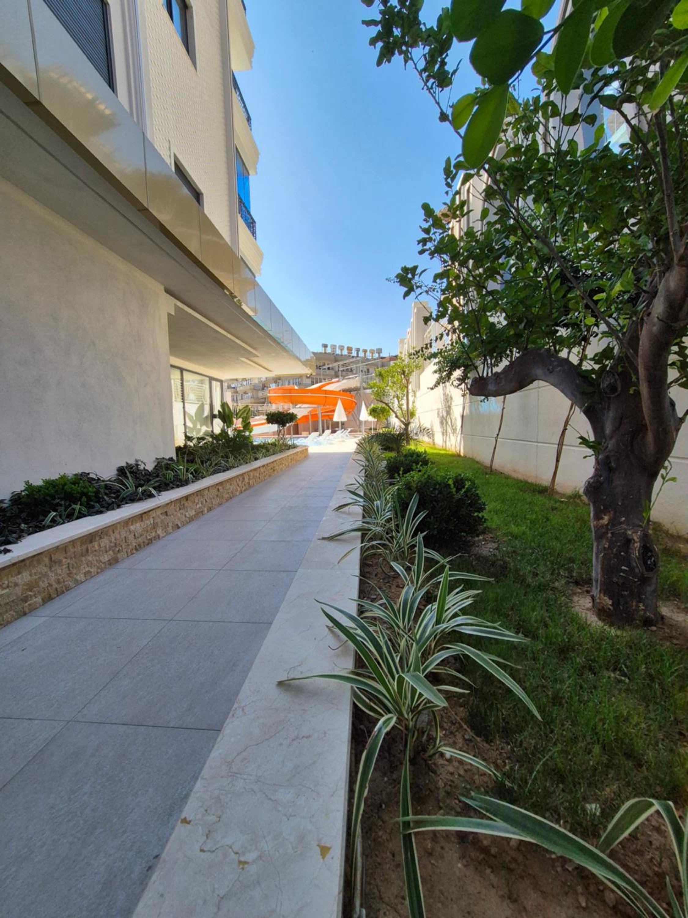 Luxury apartment with panoramic sea view emerald
