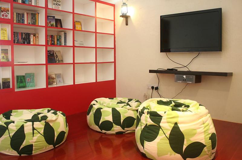 Red Inn Court
