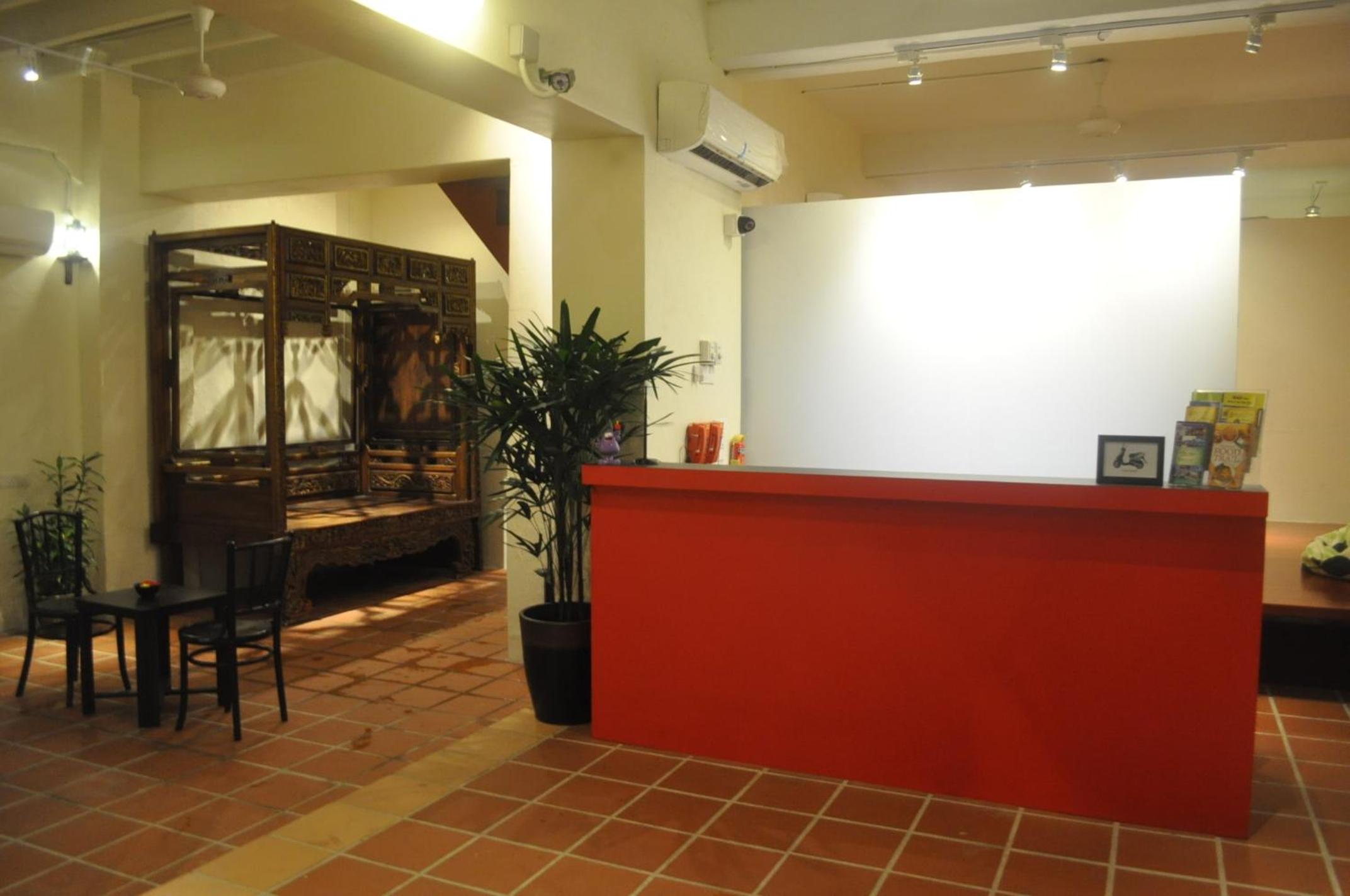 Red Inn Court