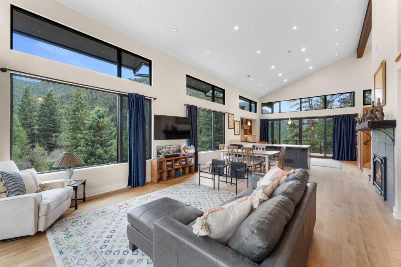 Pineview Panorama Luxe Retreat 20 Mins to Boulder