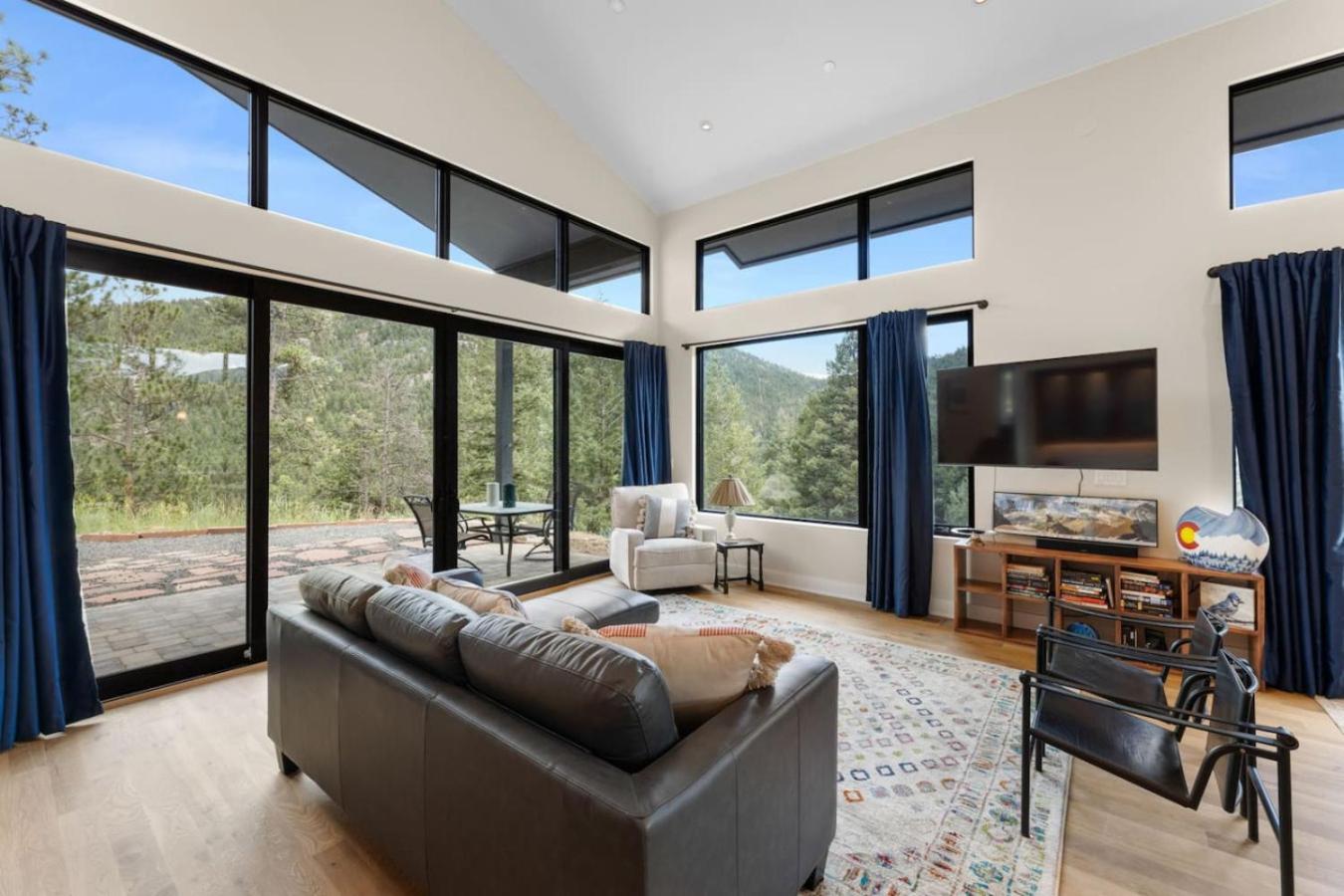 Pineview Panorama Luxe Retreat 20 Mins to Boulder