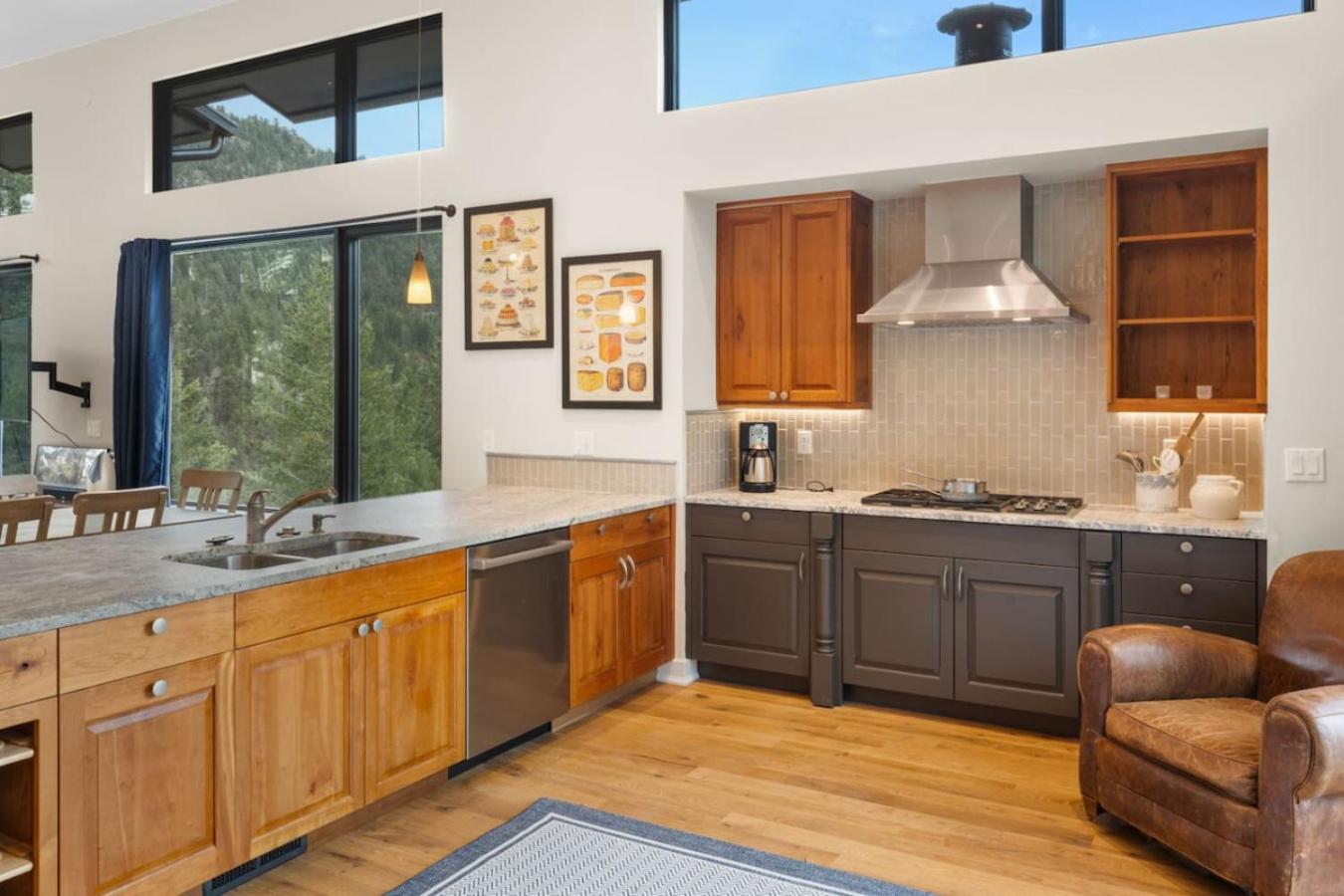 Pineview Panorama Luxe Retreat 20 Mins to Boulder