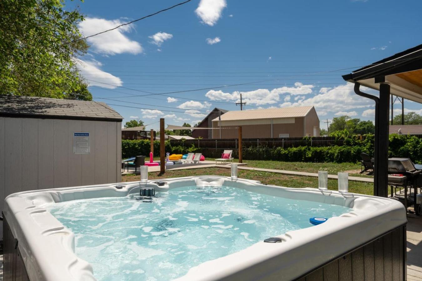 90s Dream Escape Hot Tub Gorgeous New Pool