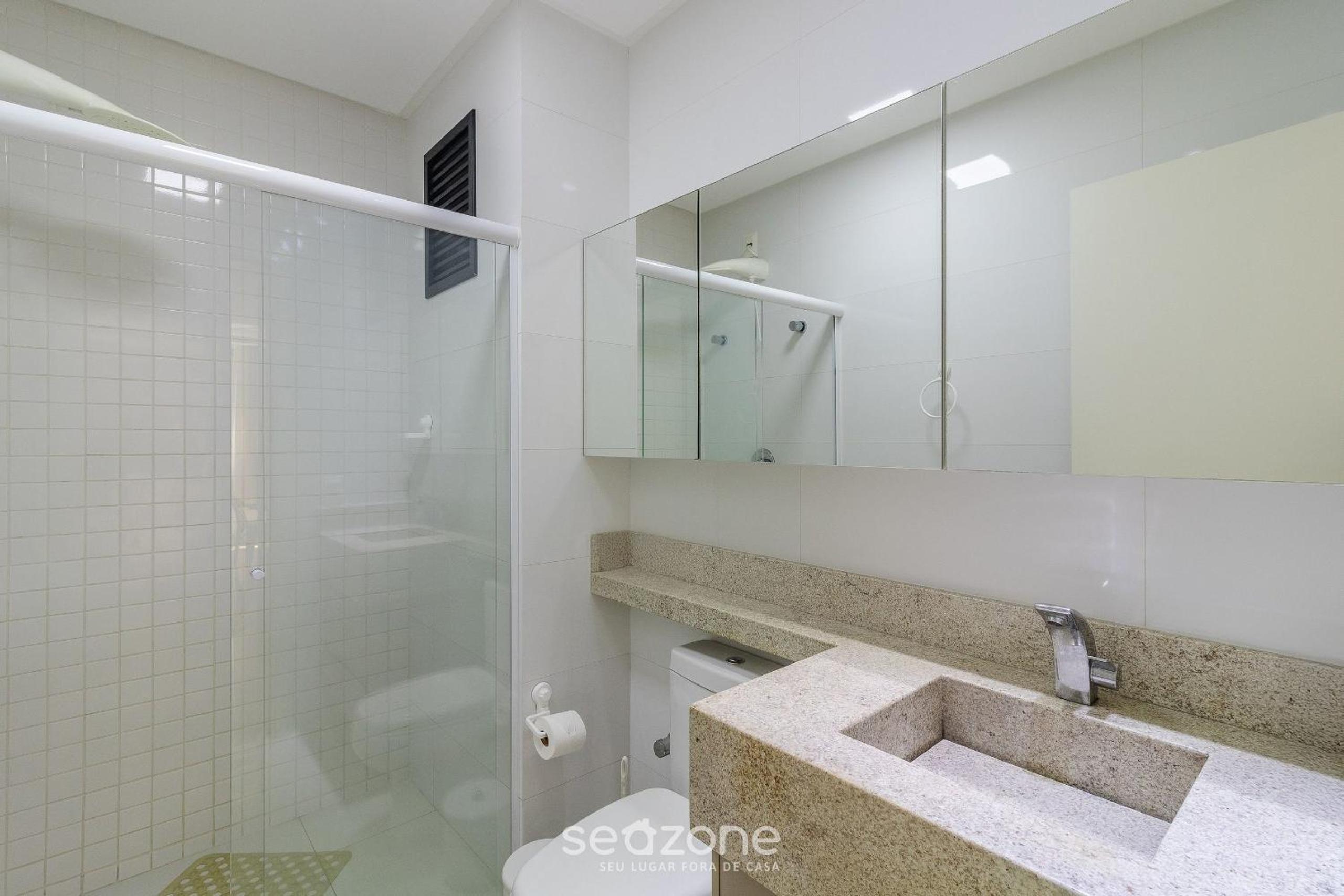 1BR Apt w/ pool 650m from beach PDN0113