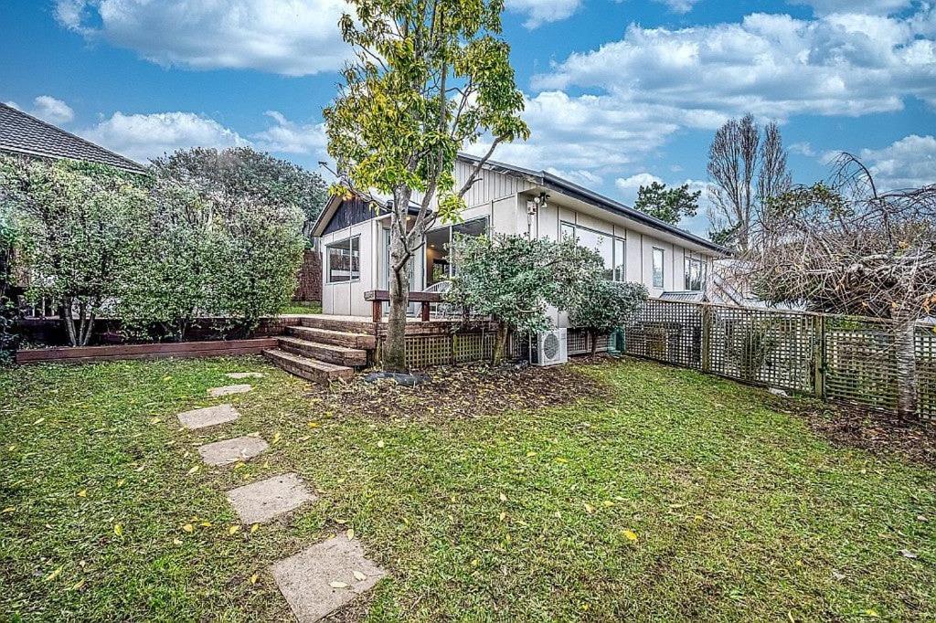 Cozy Ensuite Room with Amenities & Private Entrance