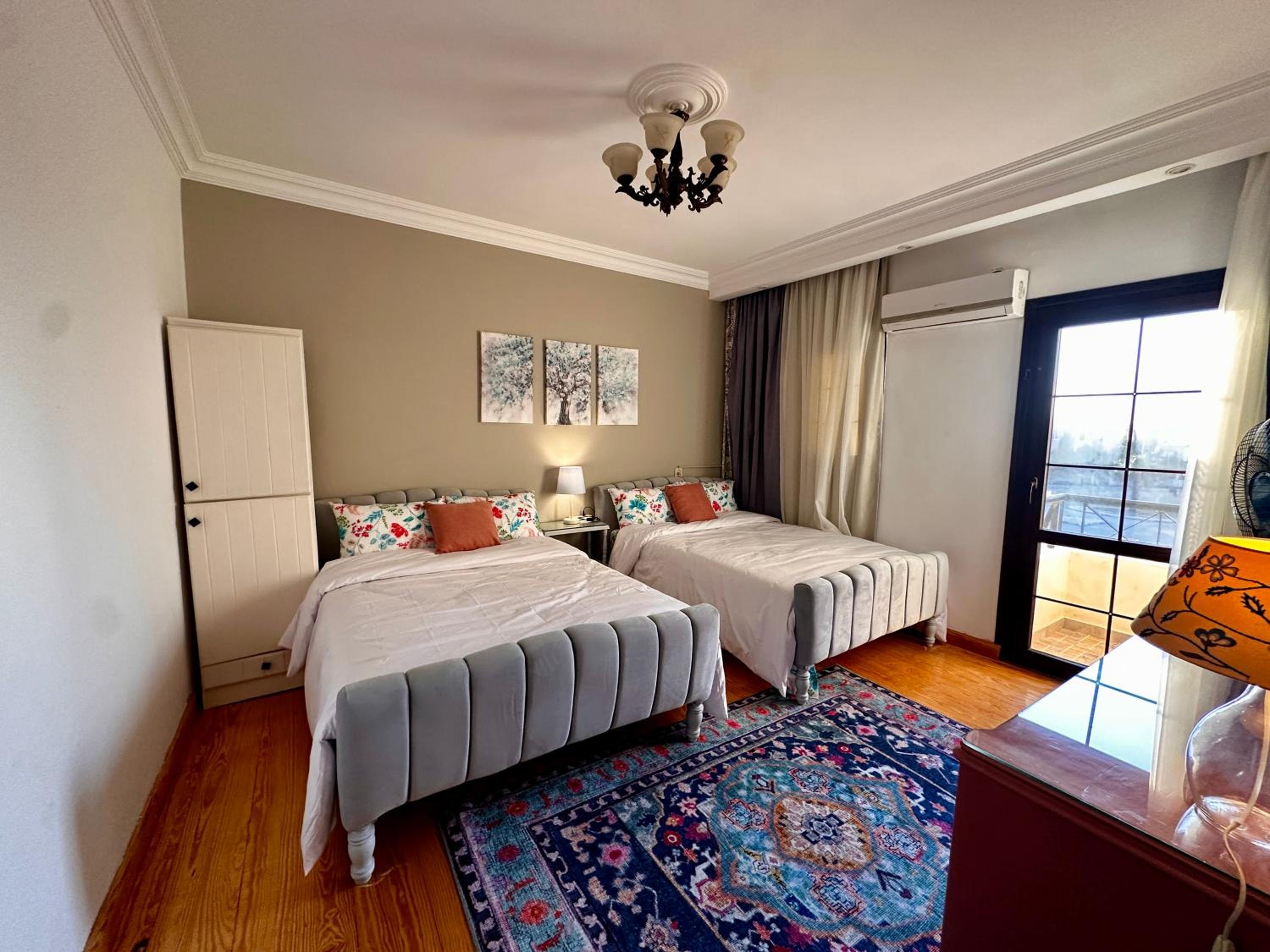 Vintage Charm & Spacious Comfort in Zayed 2000 - only families & single travelers