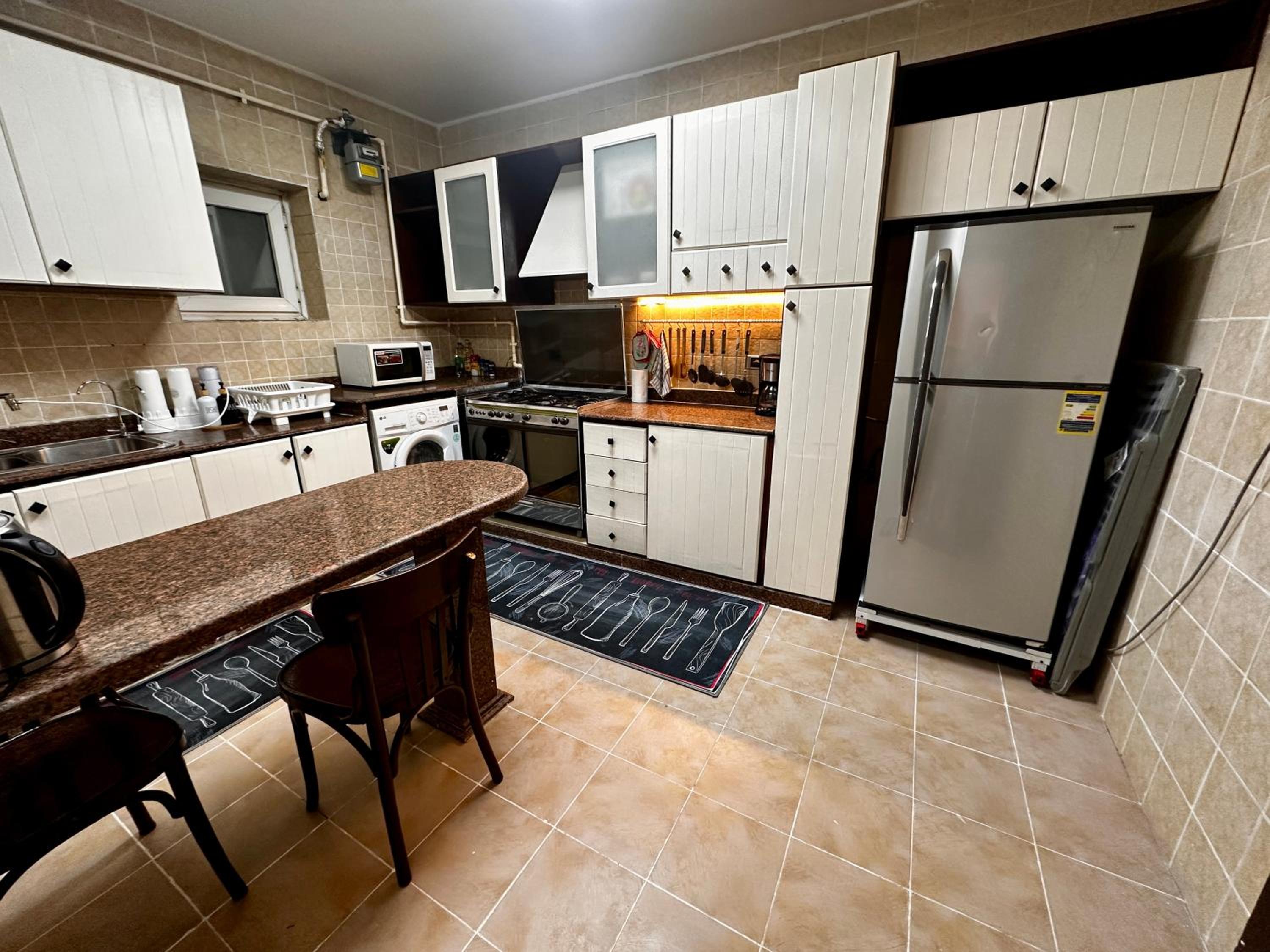 Vintage Charm & Spacious Comfort in Zayed 2000 - only families & single travelers