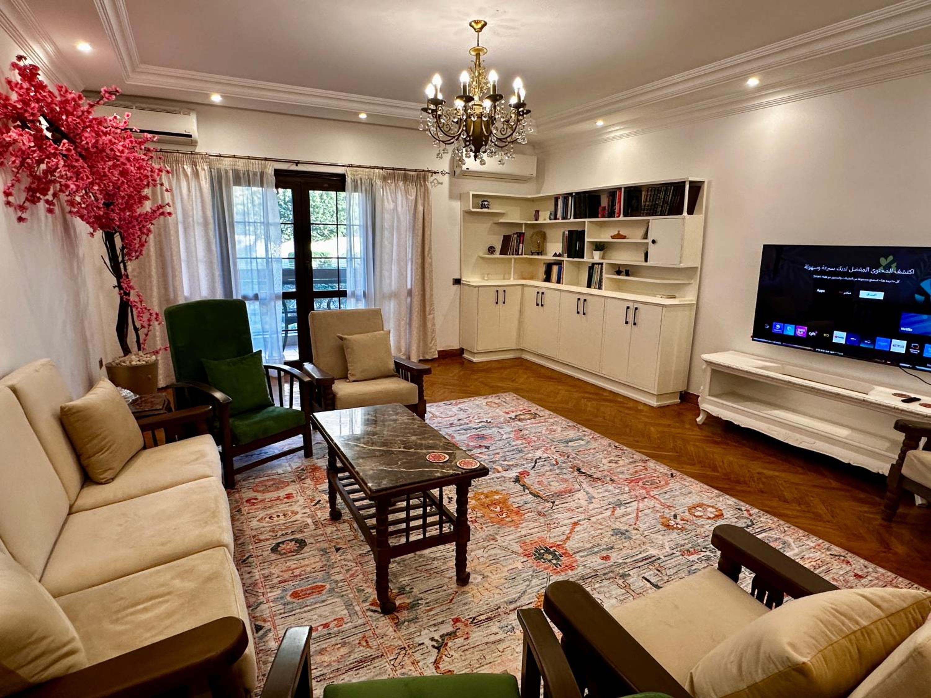 Vintage Charm & Spacious Comfort in Zayed 2000 - only families & single travelers