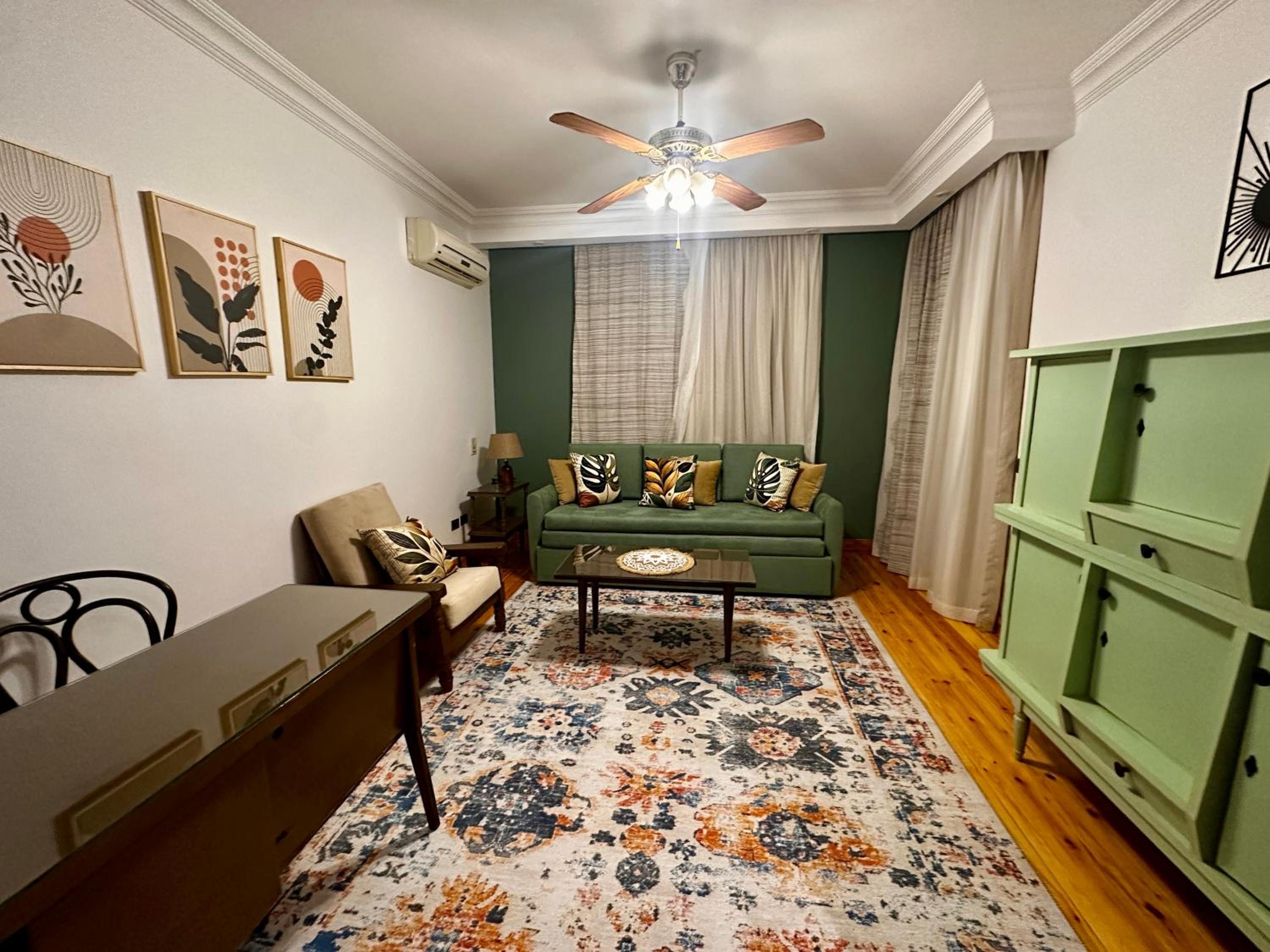 Vintage Charm & Spacious Comfort in Zayed 2000 - only families & single travelers