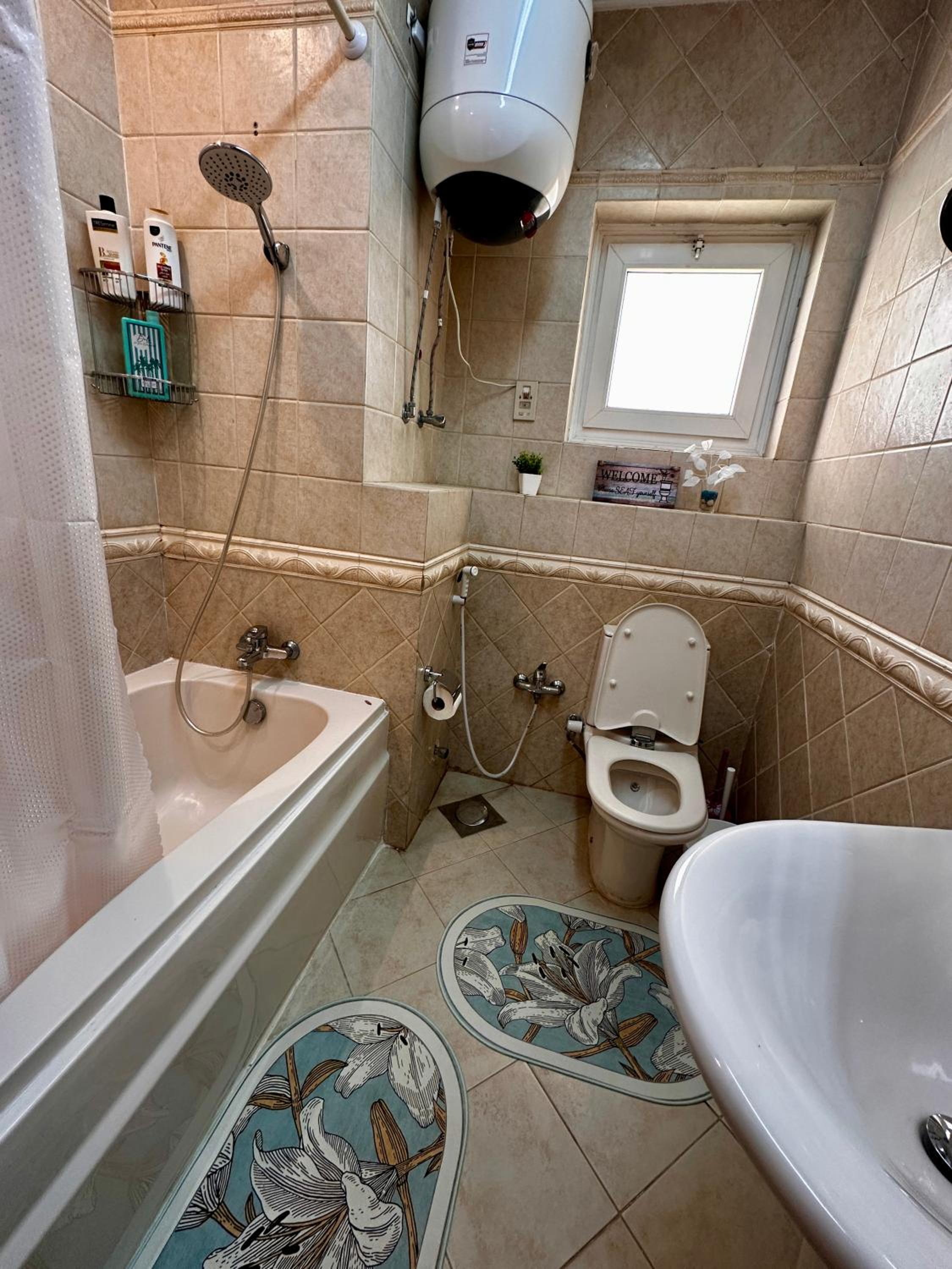 Vintage Charm & Spacious Comfort in Zayed 2000 - only families & single travelers