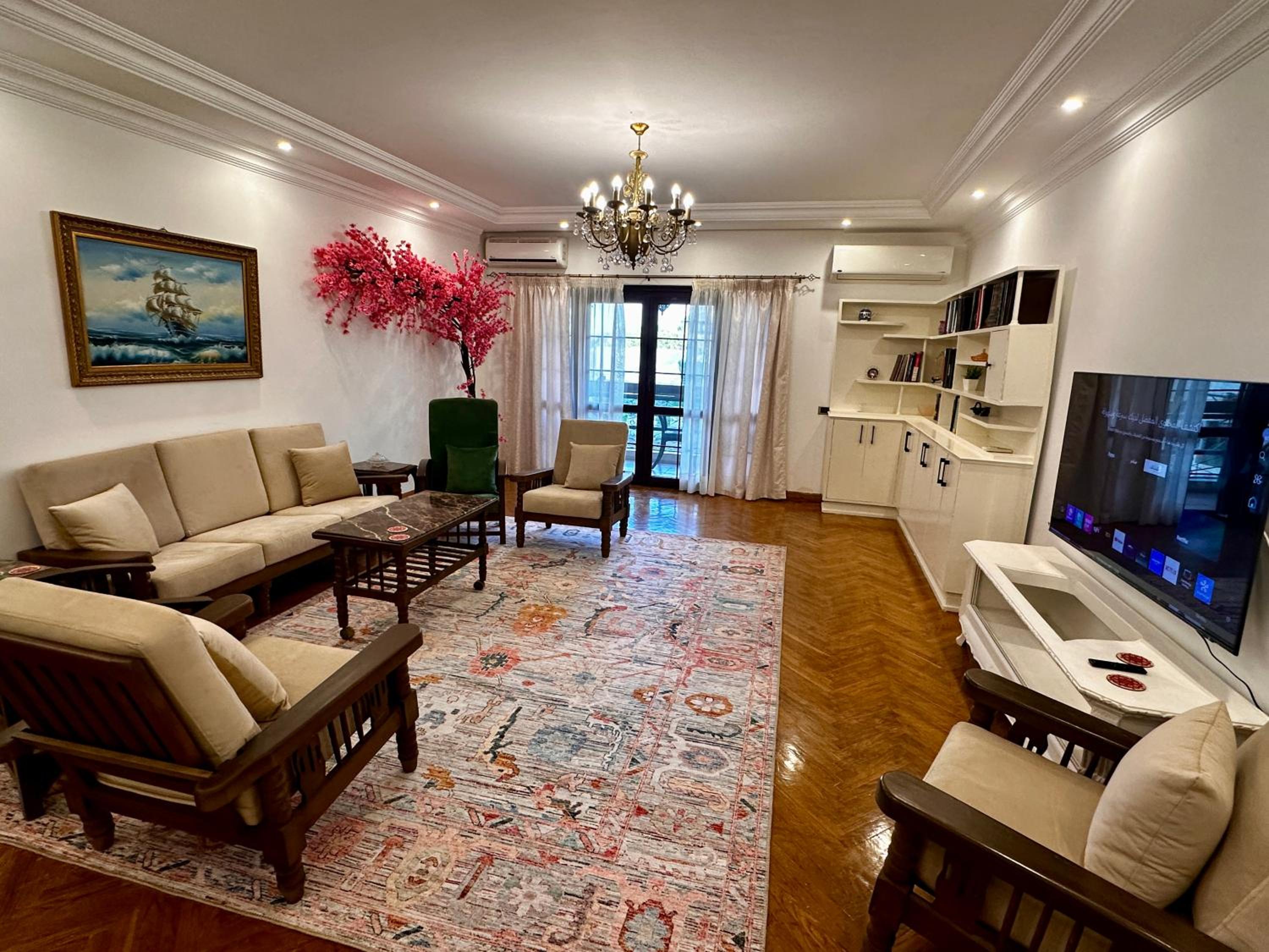 Vintage Charm & Spacious Comfort in Zayed 2000 - only families & single travelers