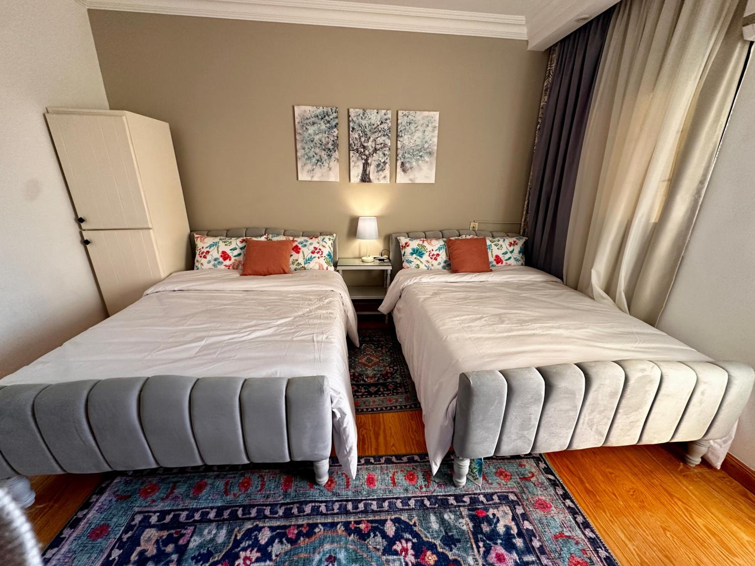 Vintage Charm & Spacious Comfort in Zayed 2000 - only families & single travelers