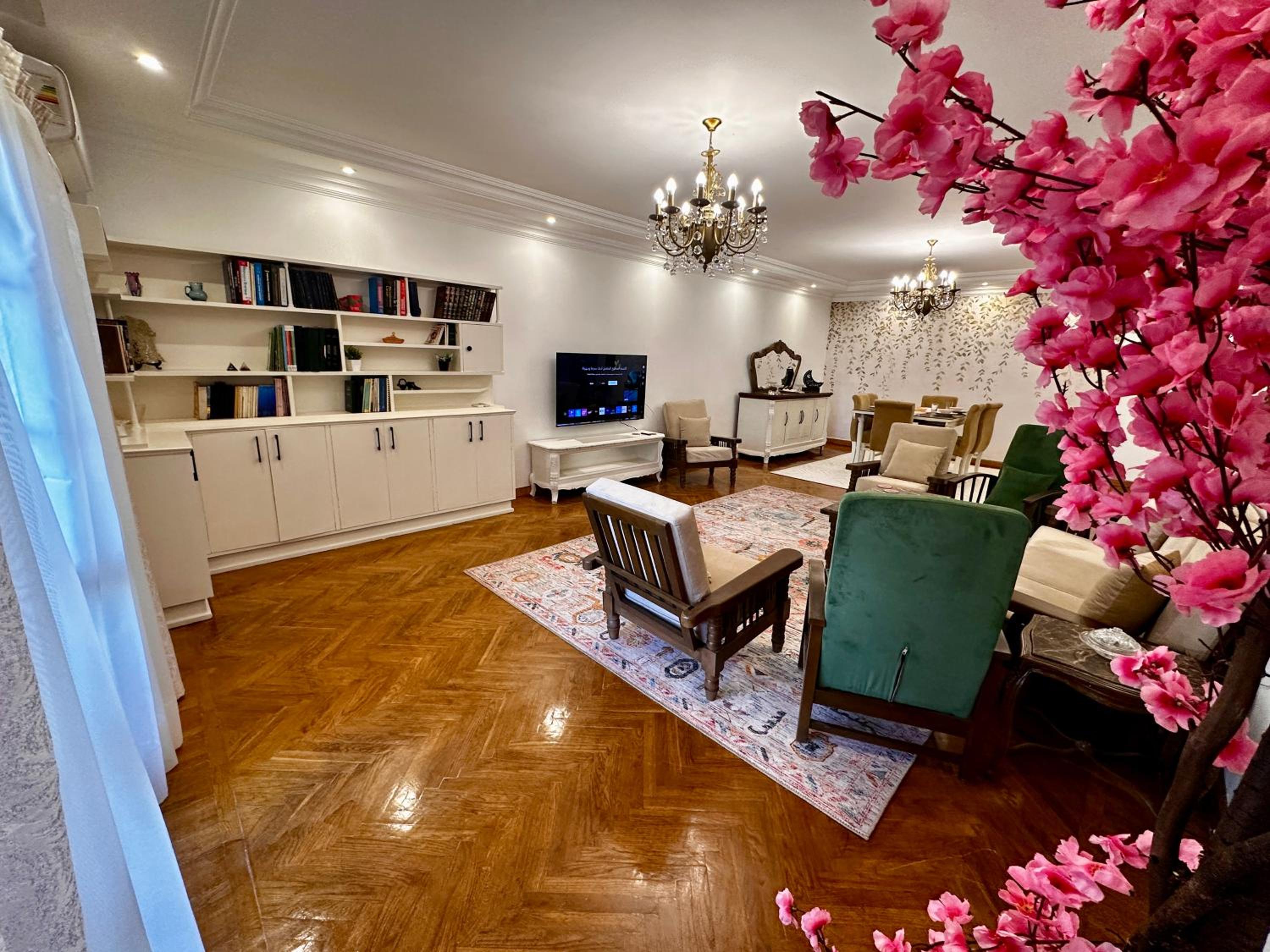 Vintage Charm & Spacious Comfort in Zayed 2000 - only families & single travelers