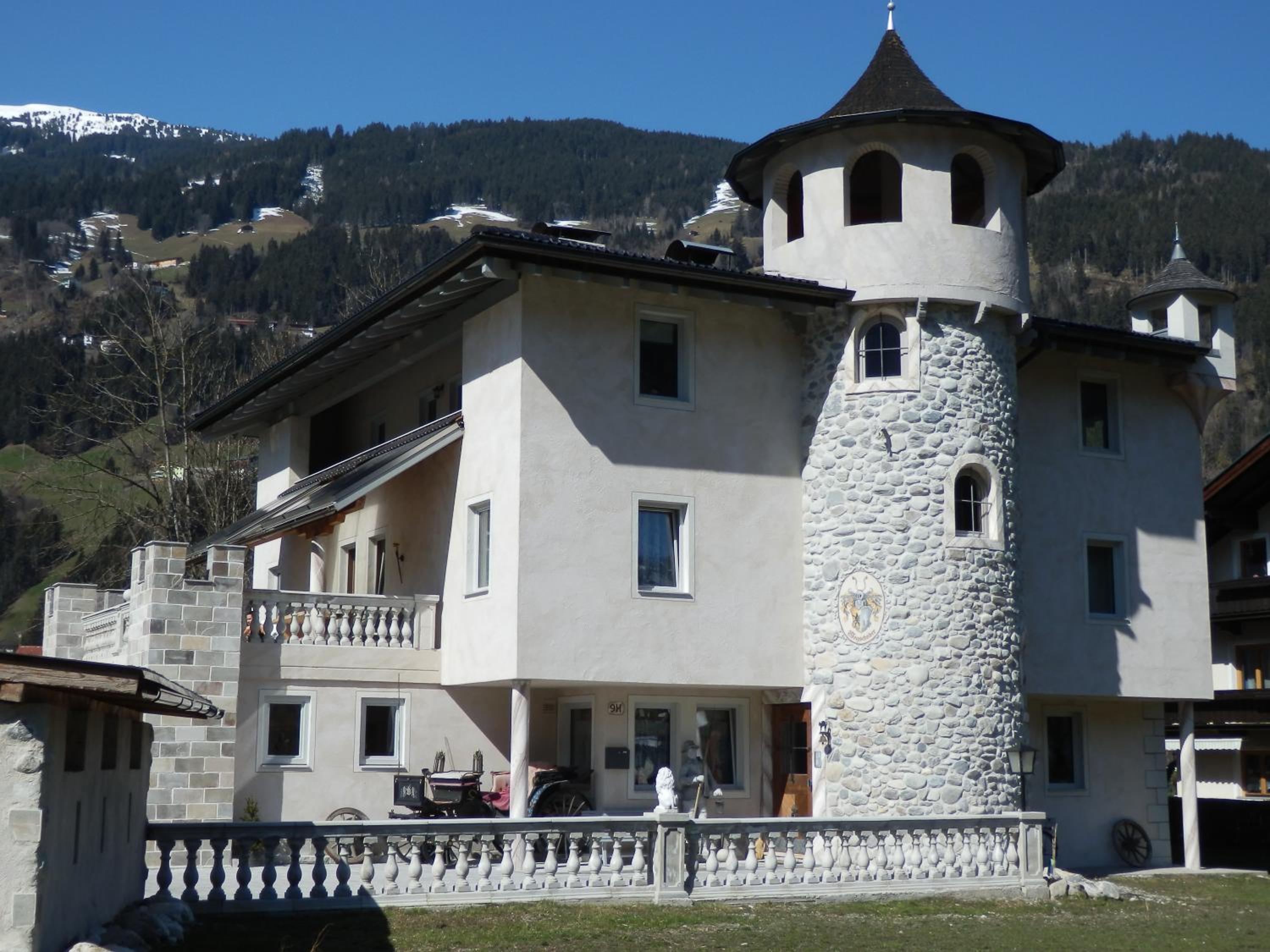 Schloßburg Reiserhof