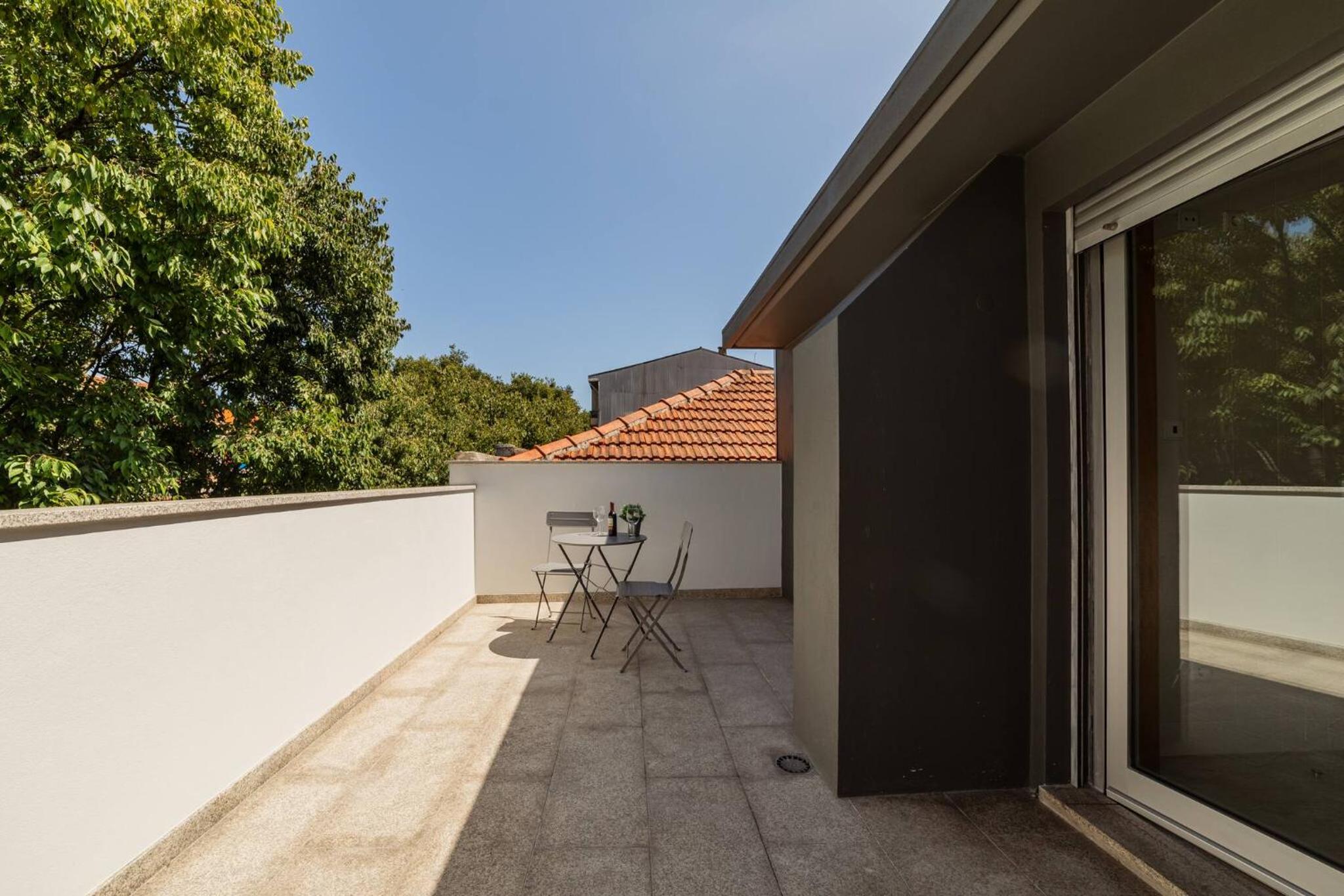 Rooftop Stylish by Hosty
