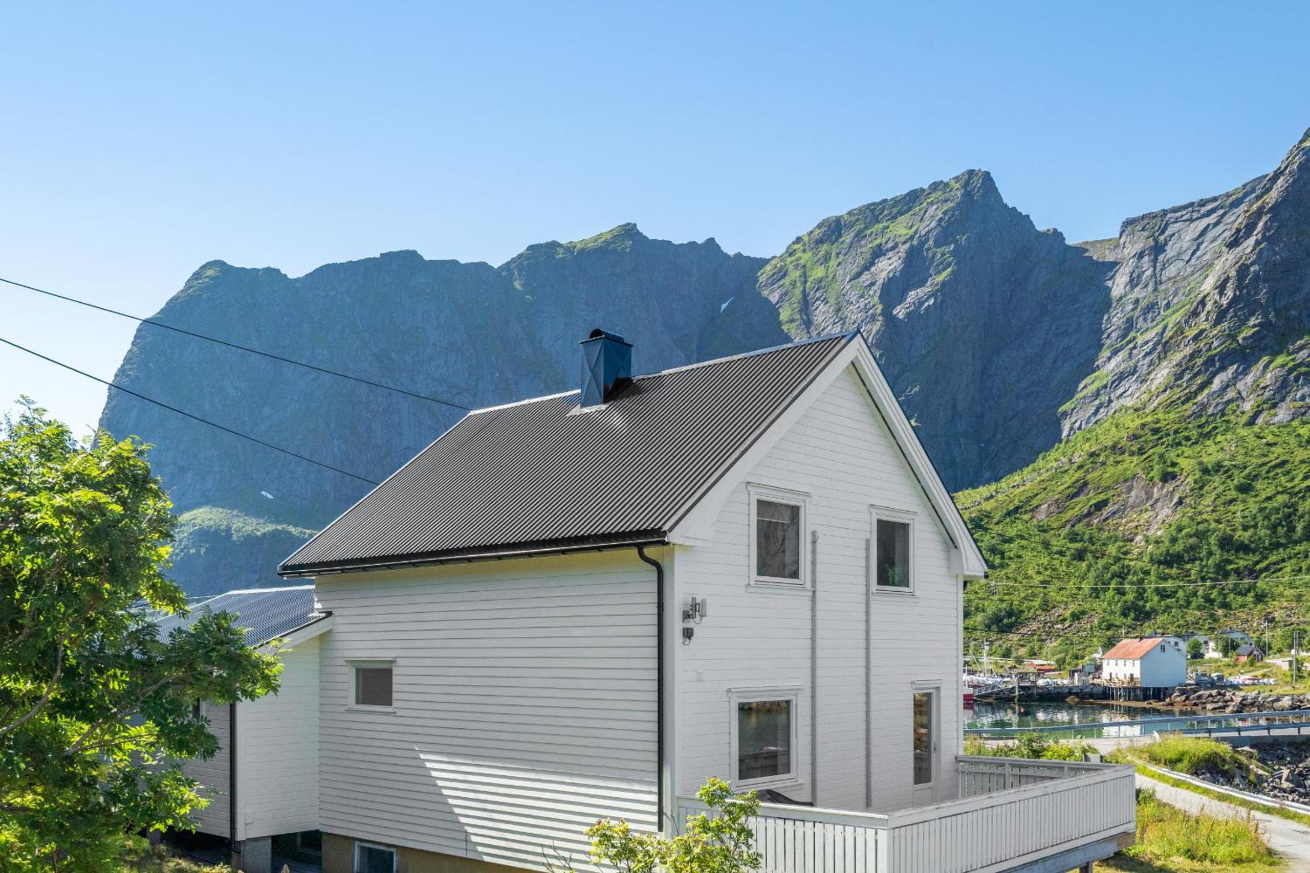 Valen House, Reine