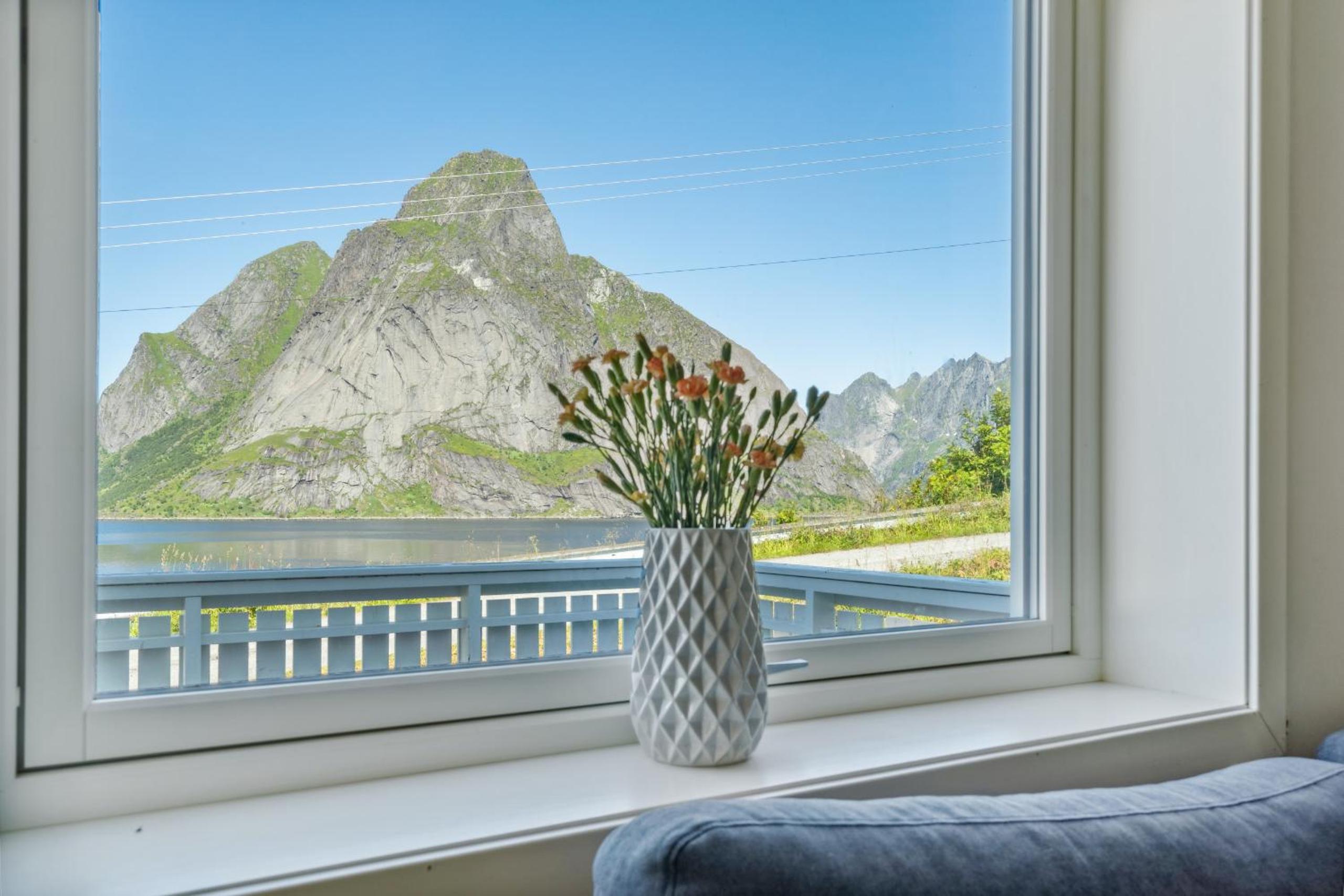 Valen House, Reine