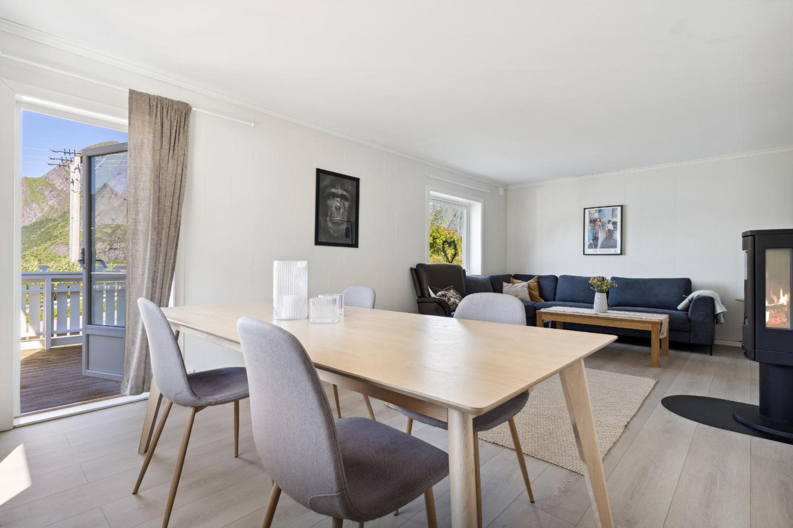 Valen House, Reine