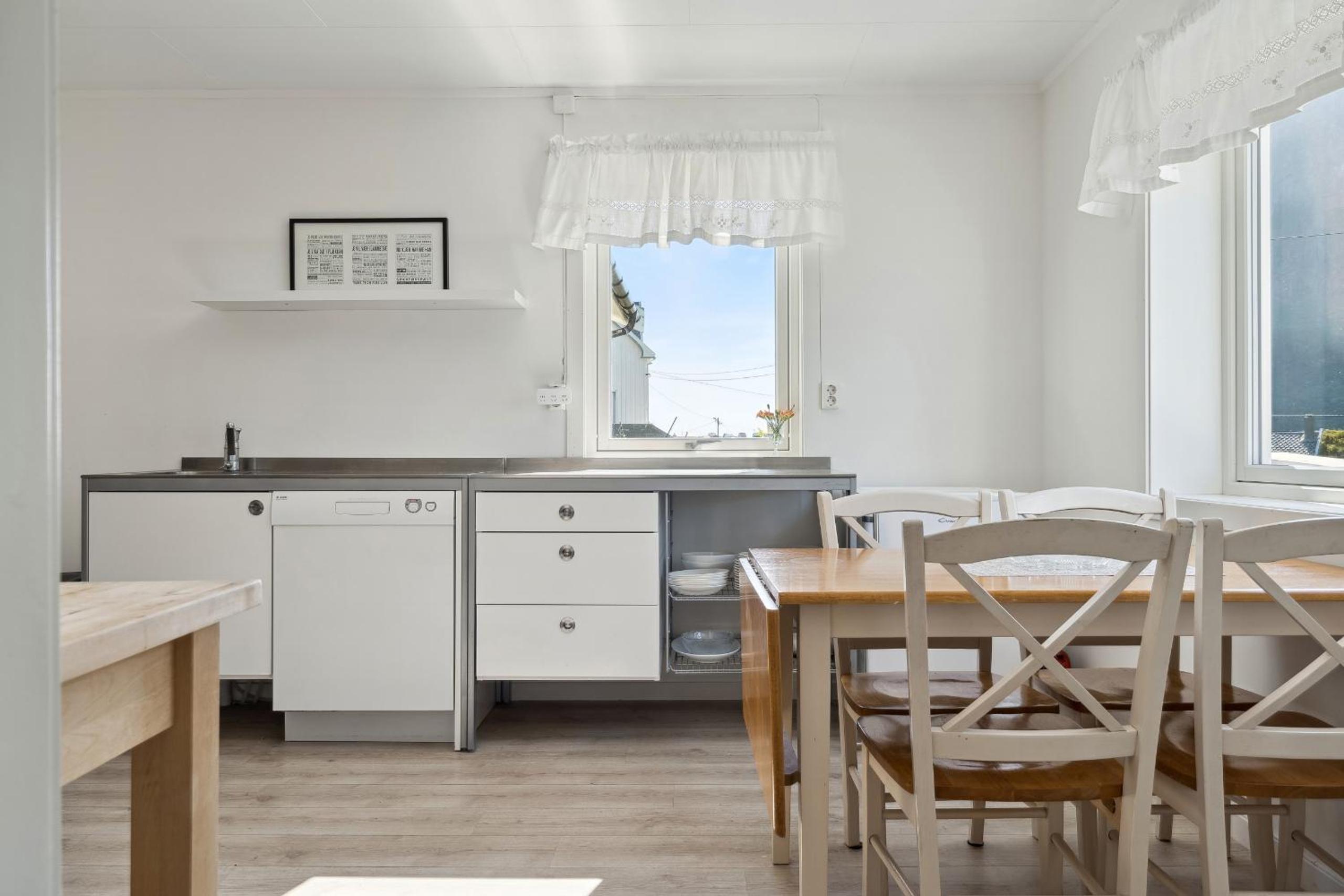 Valen House, Reine