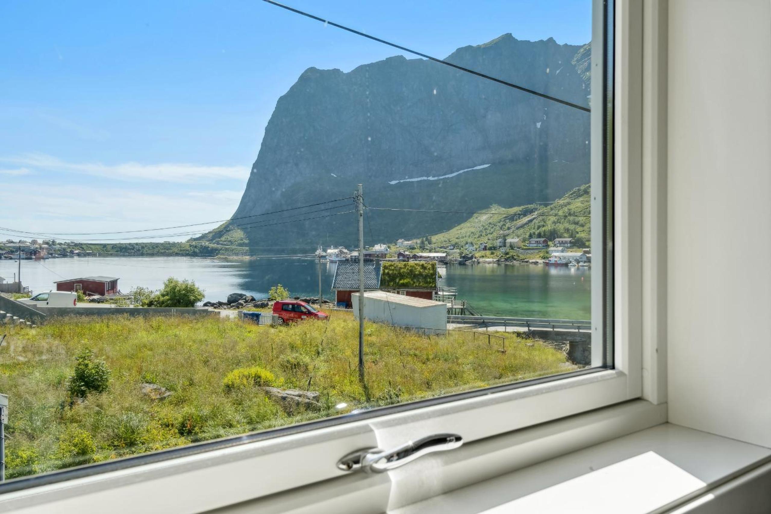 Valen House, Reine