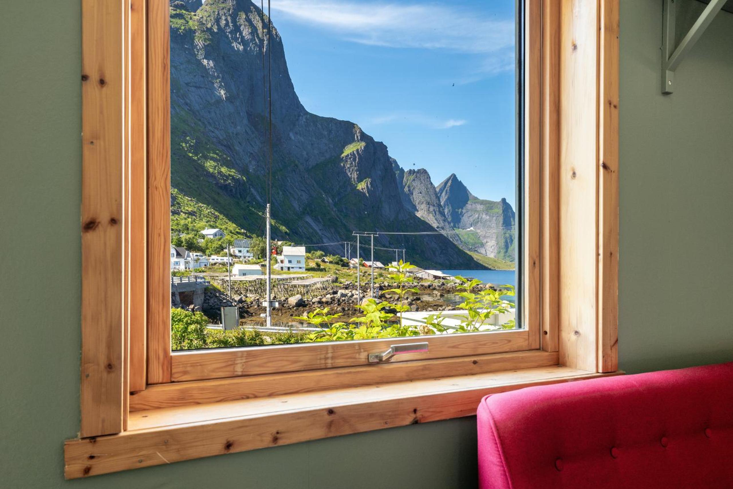 Valen House, Reine
