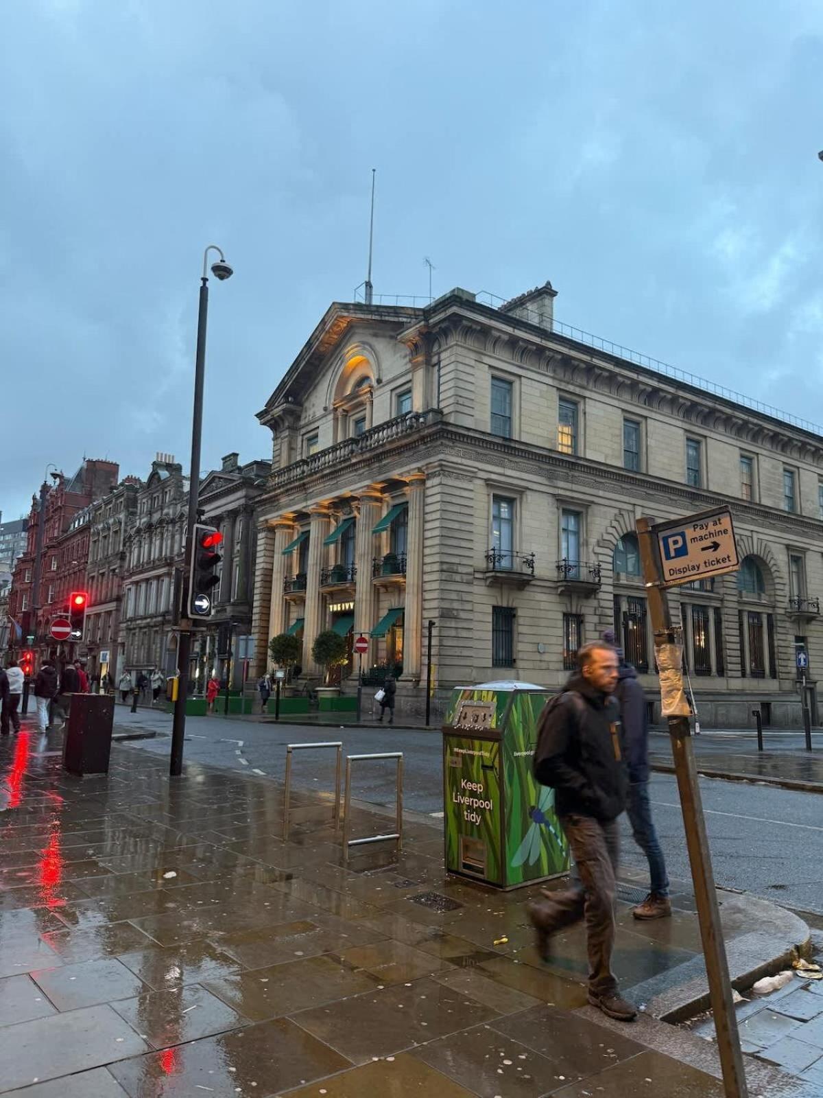 CASTLE STREET - City Centre 2 bedroomed Apt sleeps 8